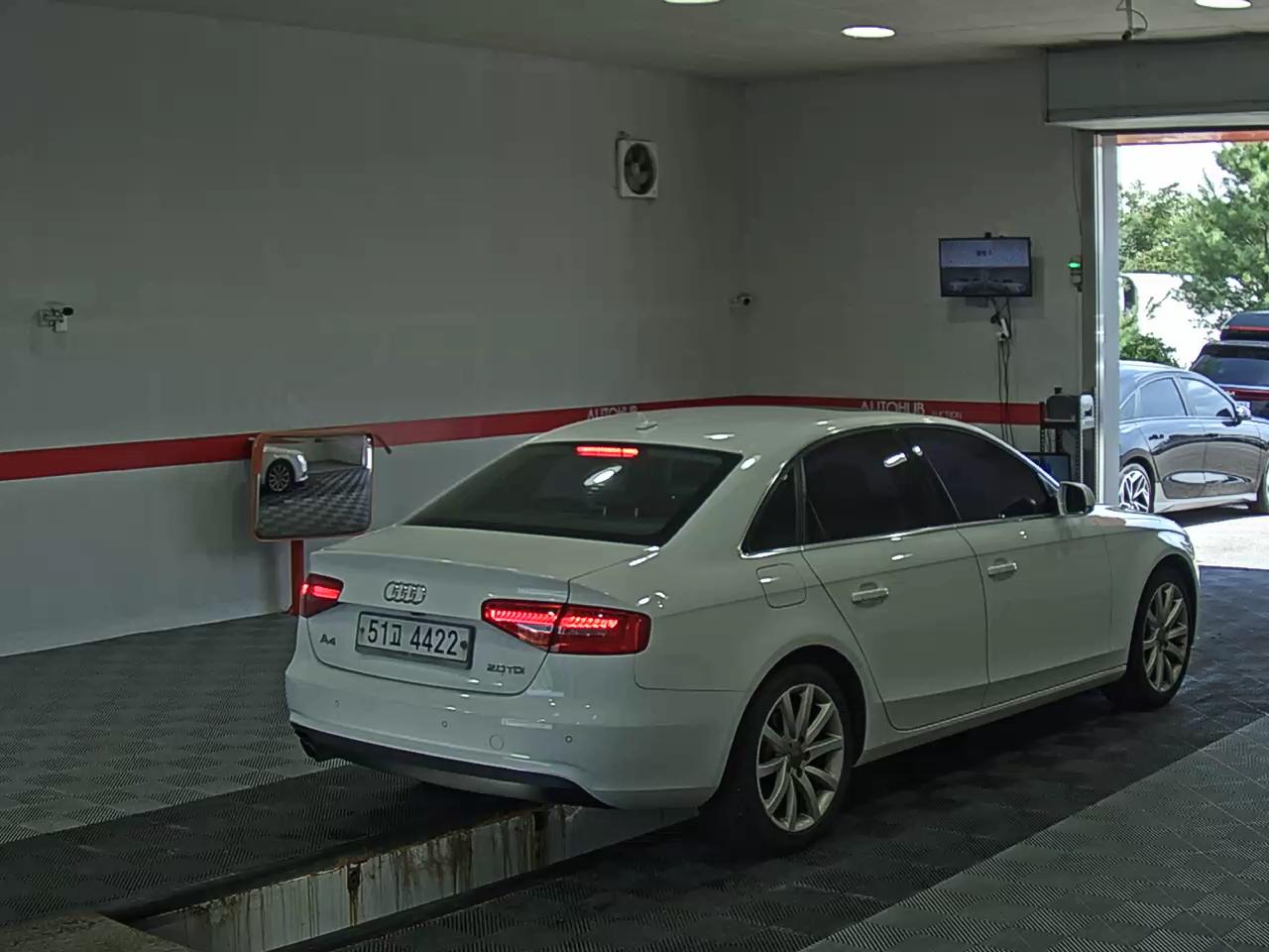 أودي إيه 4 (4Th Gen) 2.0 TDI Dynamic 2014