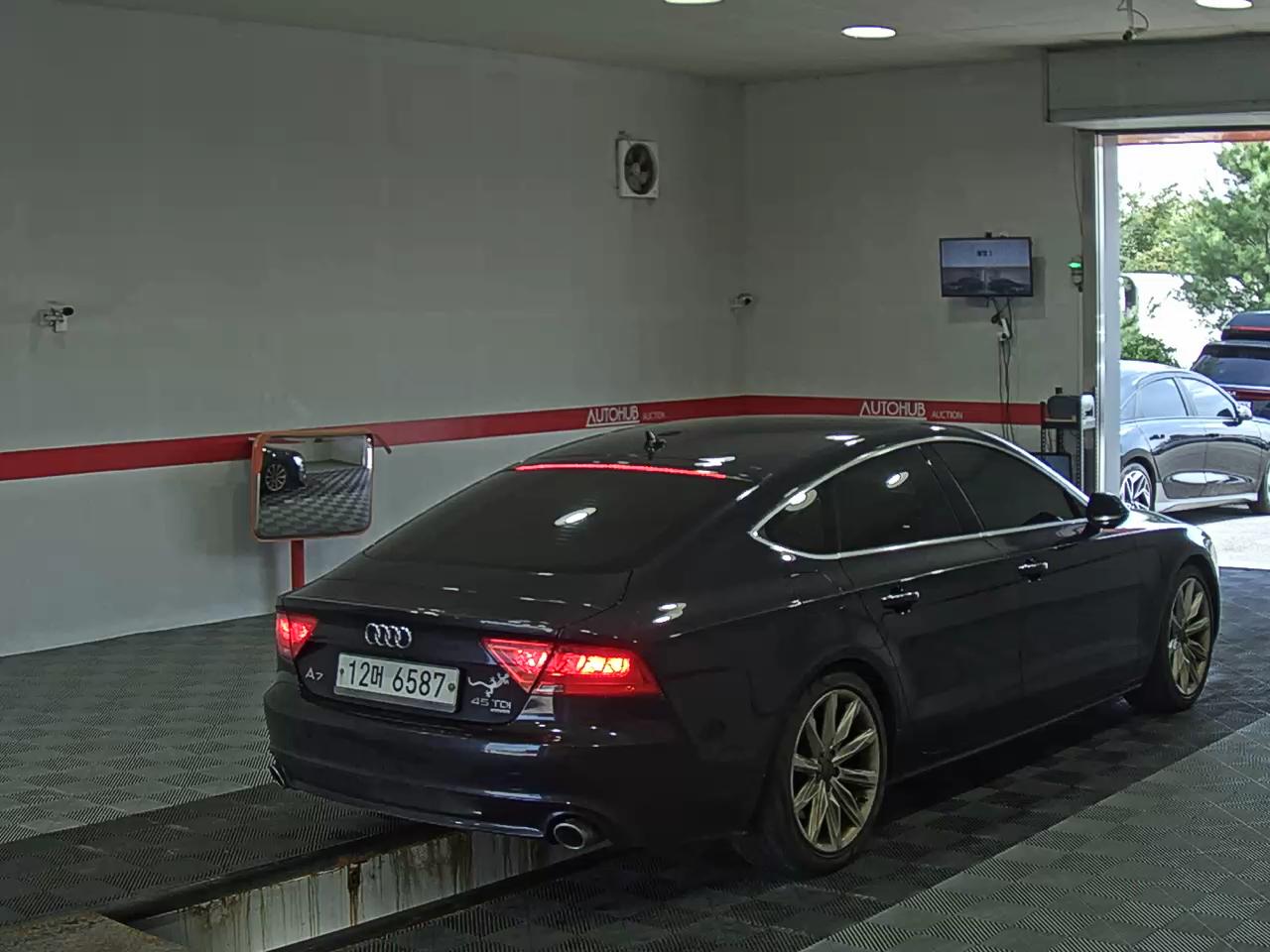 أودي إيه 7 3.0 TDI كواترو Dynamic 2013