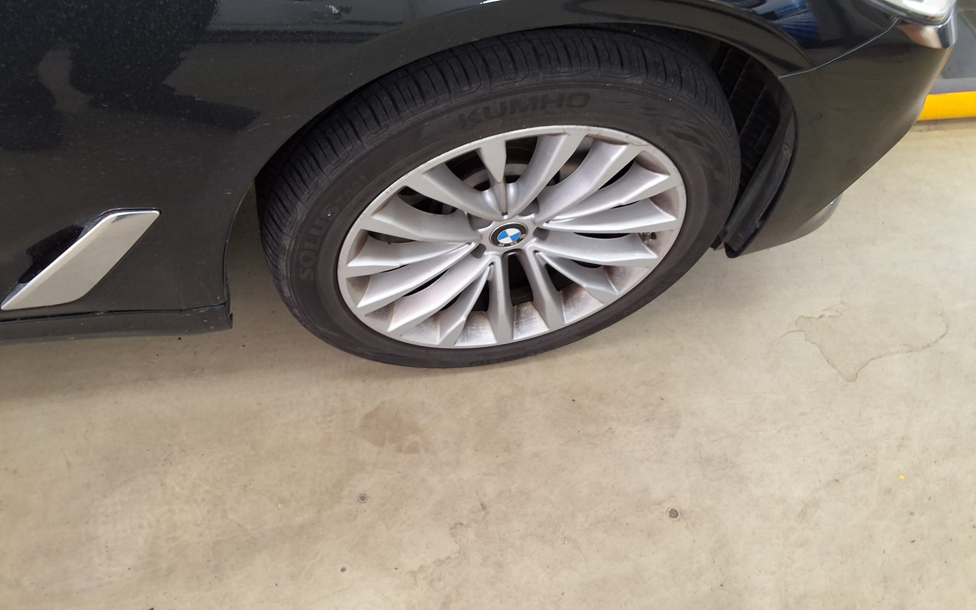 بي إم دبليو 5 Series (7Th Gen) 520D لكجري Line بلس 2020 فاخر LINE PLUS