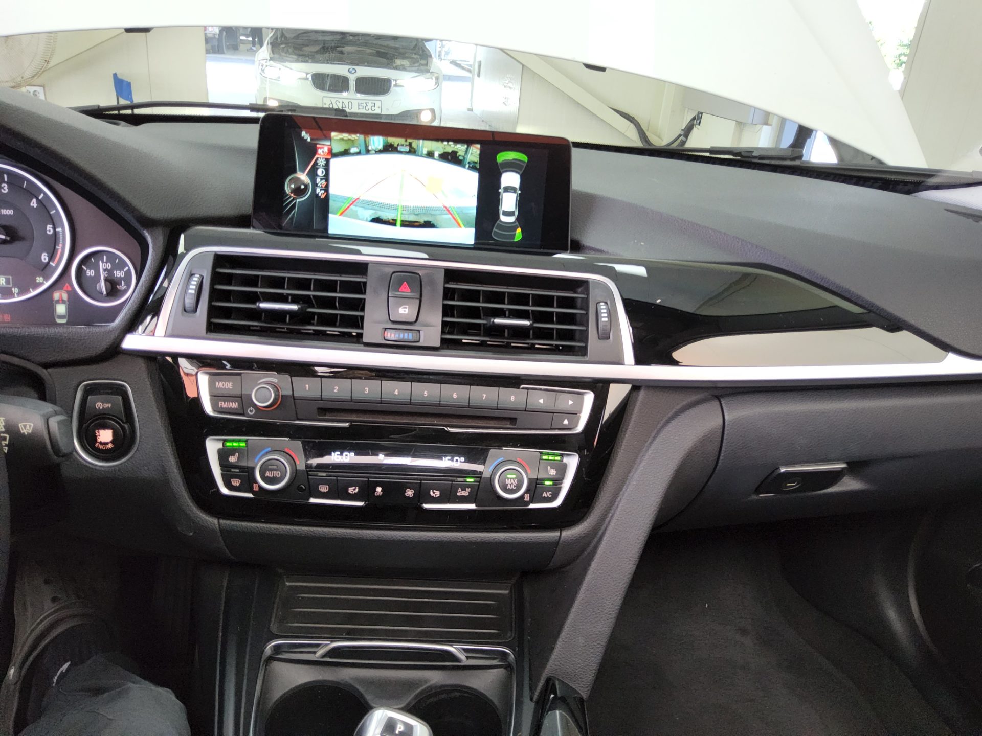 بي إم دبليو 3 Series (6Th Gen) 320D إكس درايف 2016 320d