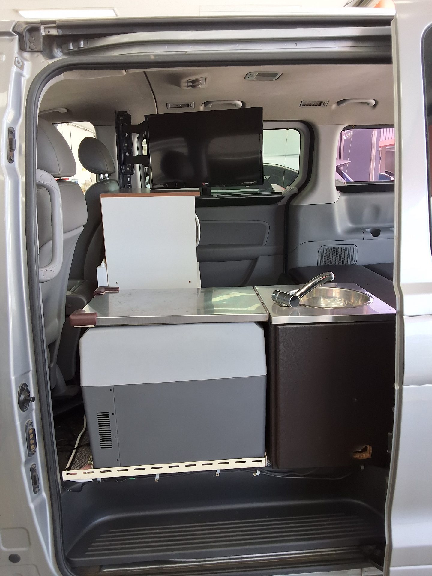 هيونداي جراند ستاركس 12 Seater ديزل Cvx Value 2011