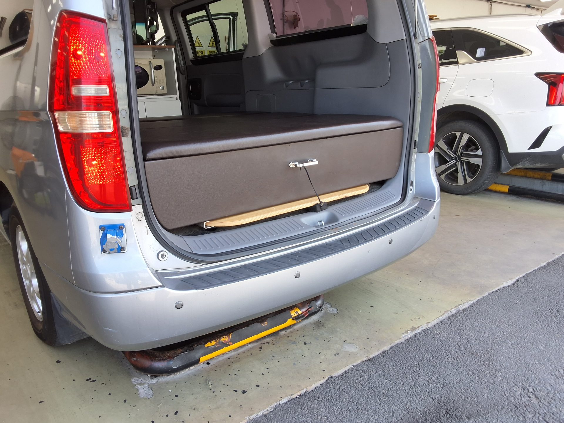 هيونداي جراند ستاركس 12 Seater ديزل Cvx Value 2011
