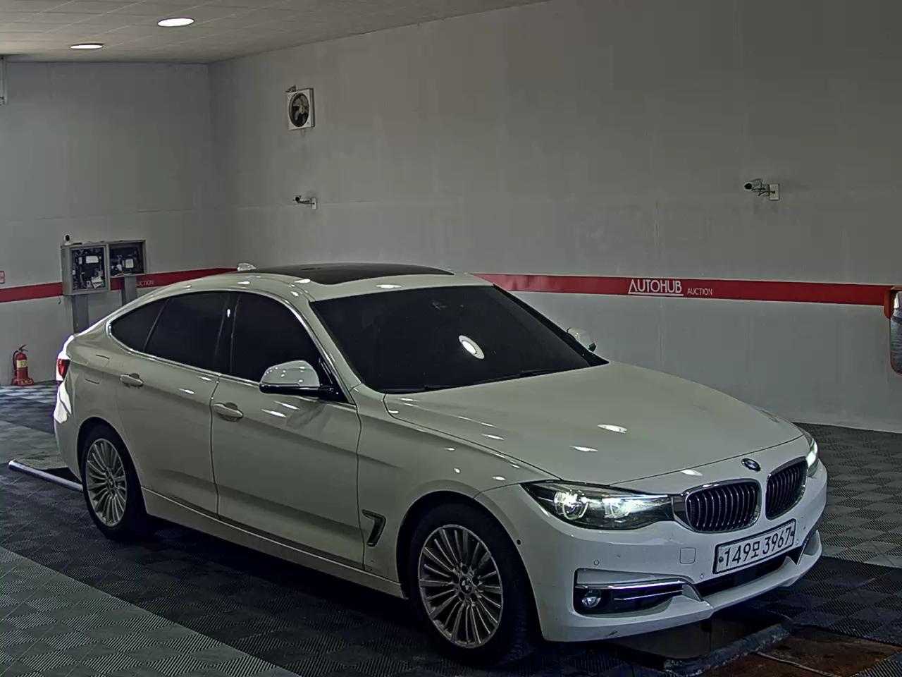 بي إم دبليو Gran Turismo (GT) 3 Series GT 320D لكجري Line 2020 GT GT فاخر LINE