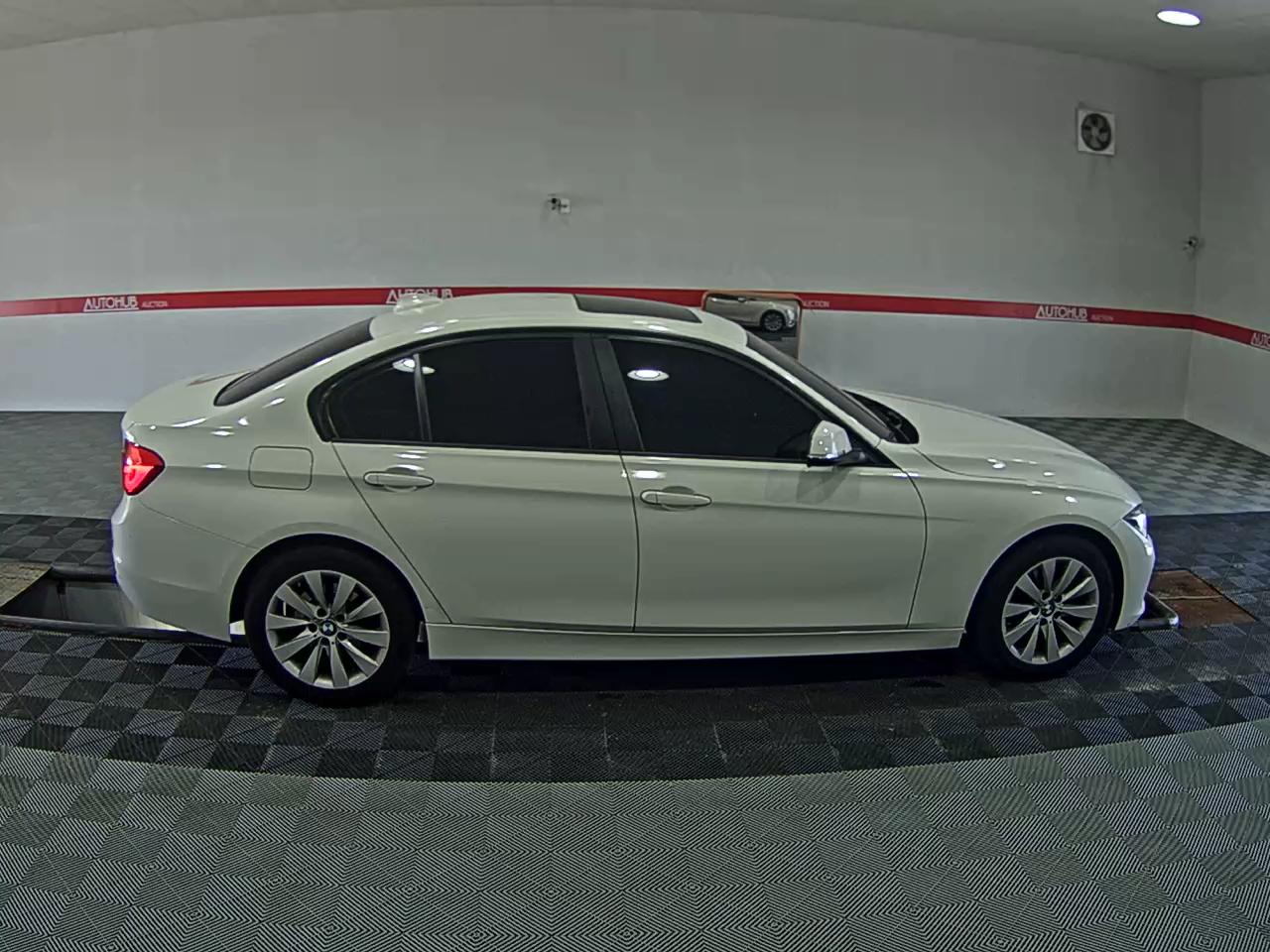 بي إم دبليو 3 Series (6Th Gen) 320D إكس درايف 2016 320d