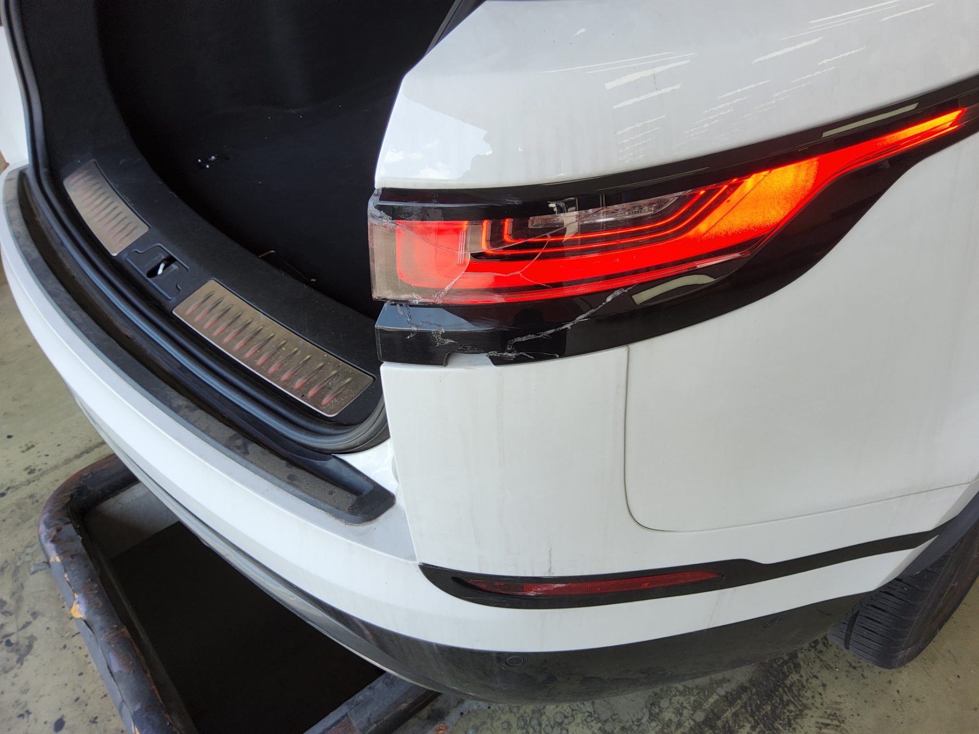 لاند روفر Rover رينج روفر Velar 3.0 D300 Se R Dynamic 2019 SE