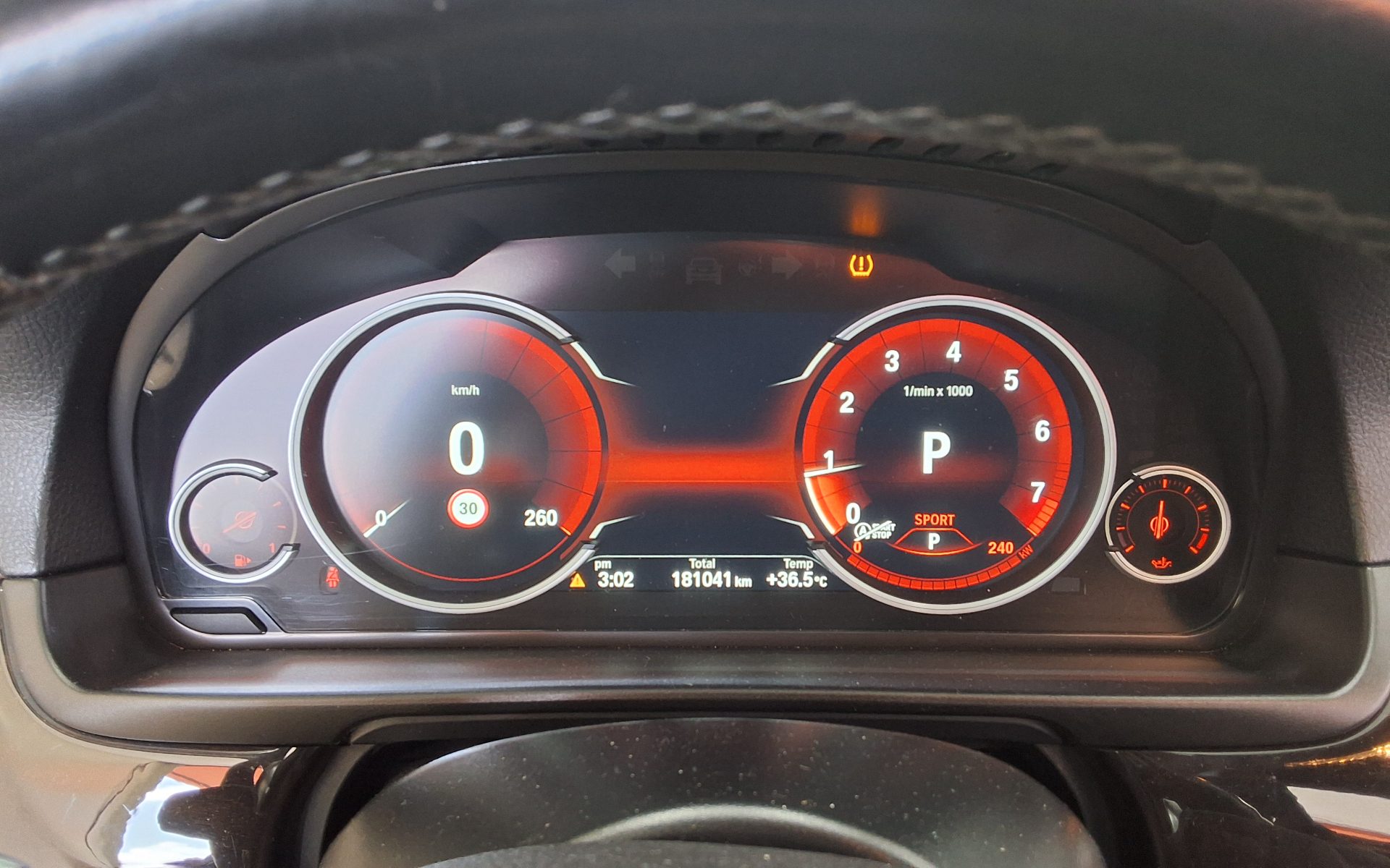 بي إم دبليو 5 Series (6Th Gen) 528I إكس درايف 2015 528i