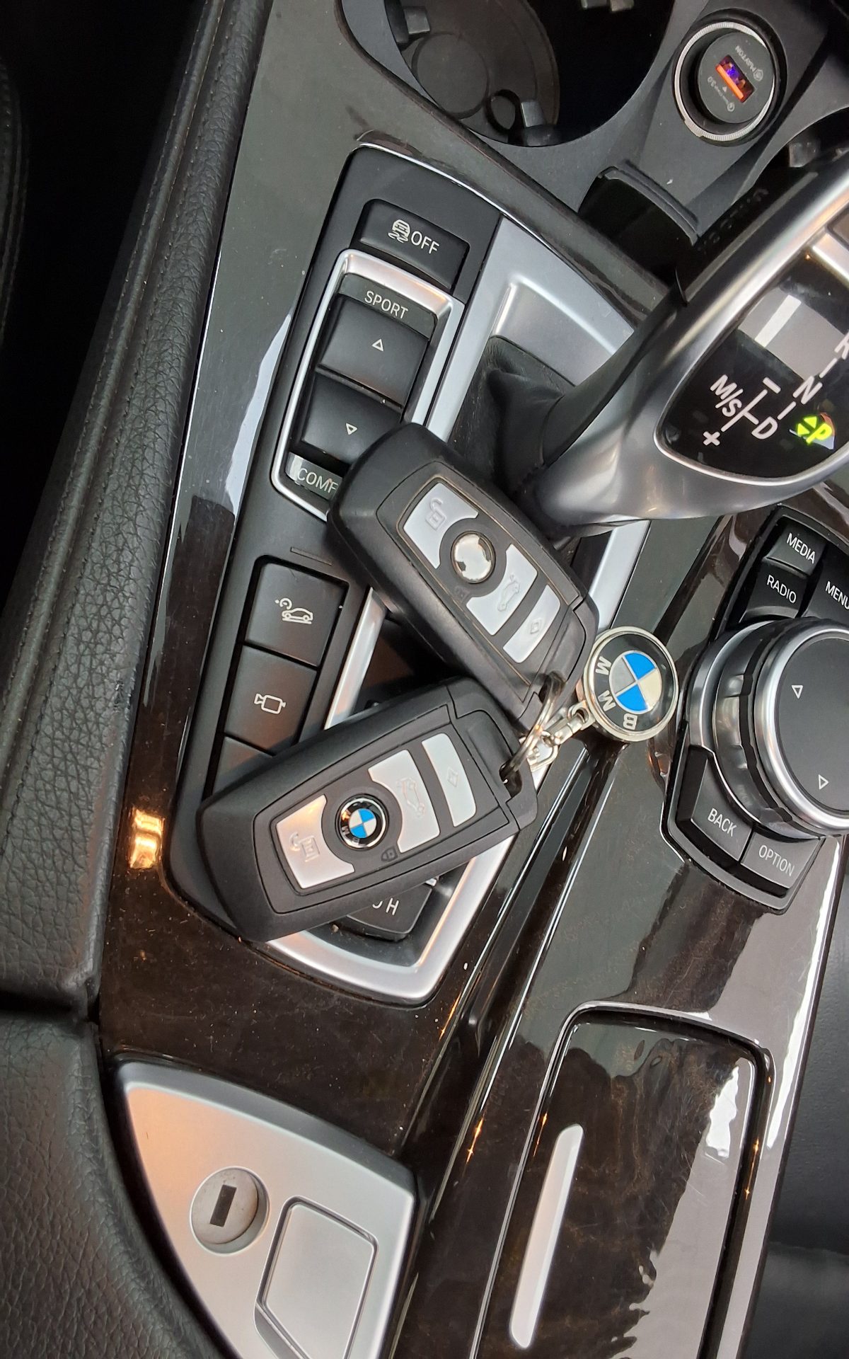 بي إم دبليو 5 Series (6Th Gen) 528I إكس درايف 2015 528i