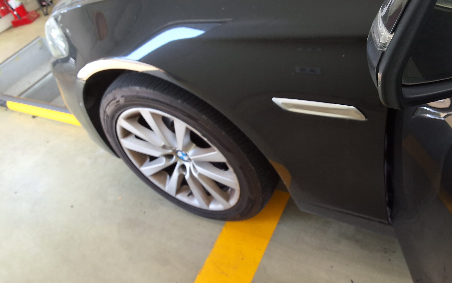 بي إم دبليو 5 Series (6Th Gen) 528I إكس درايف 2015 528i