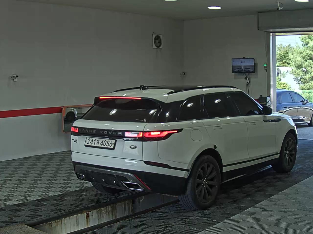 لاند روفر Rover رينج روفر Velar 3.0 D300 Se R Dynamic 2019 SE