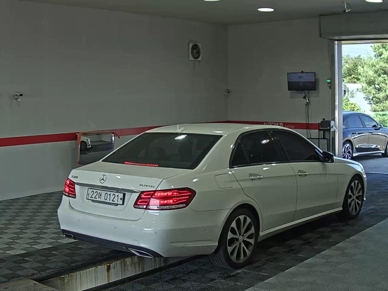 مرسيدس بنز E Class (4Th Gen) E220 Cdi Bluetec Avantgarde Sport 2016 SPORT