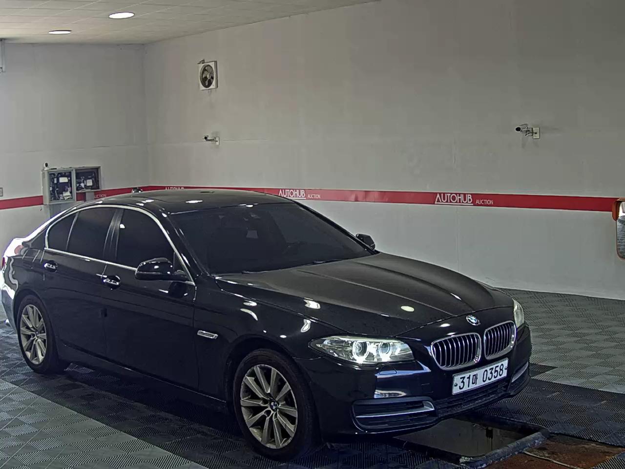 بي إم دبليو 5 Series (6Th Gen) 528I إكس درايف 2015 528i