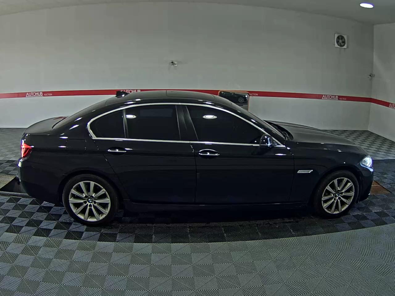 بي إم دبليو 5 Series (6Th Gen) 528I إكس درايف 2015 528i
