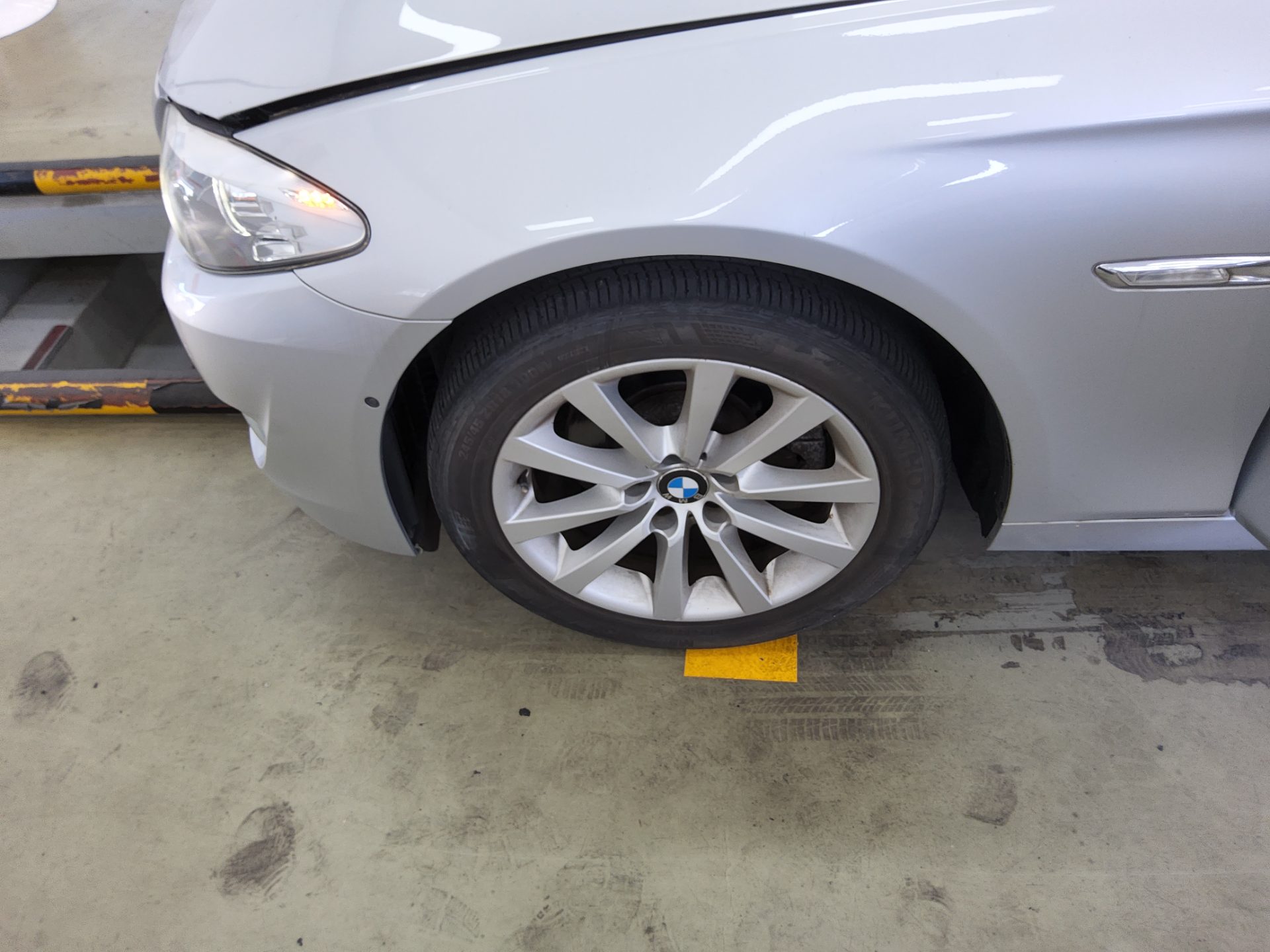 بي إم دبليو 5 Series (6Th Gen) 528I 2011 528i