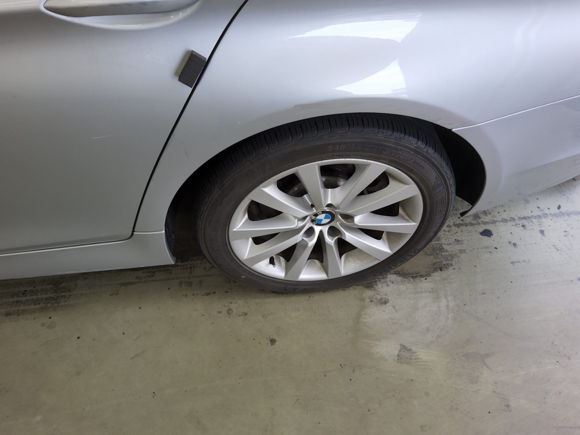 بي إم دبليو 5 Series (6Th Gen) 528I 2011 528i