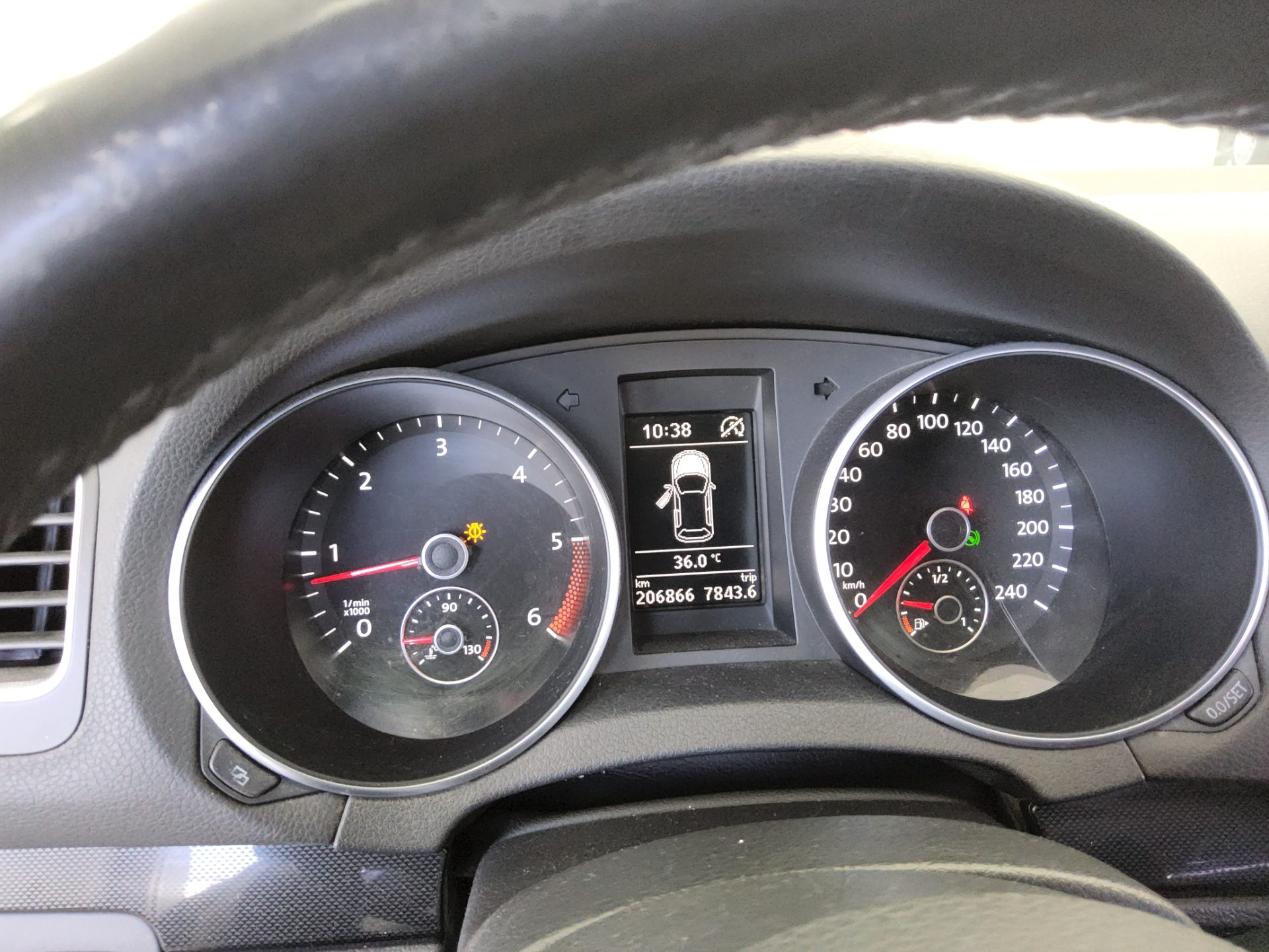 فولكس فاجن جولف (6Th Gen) 1.6 TDI Bluemotion 2012