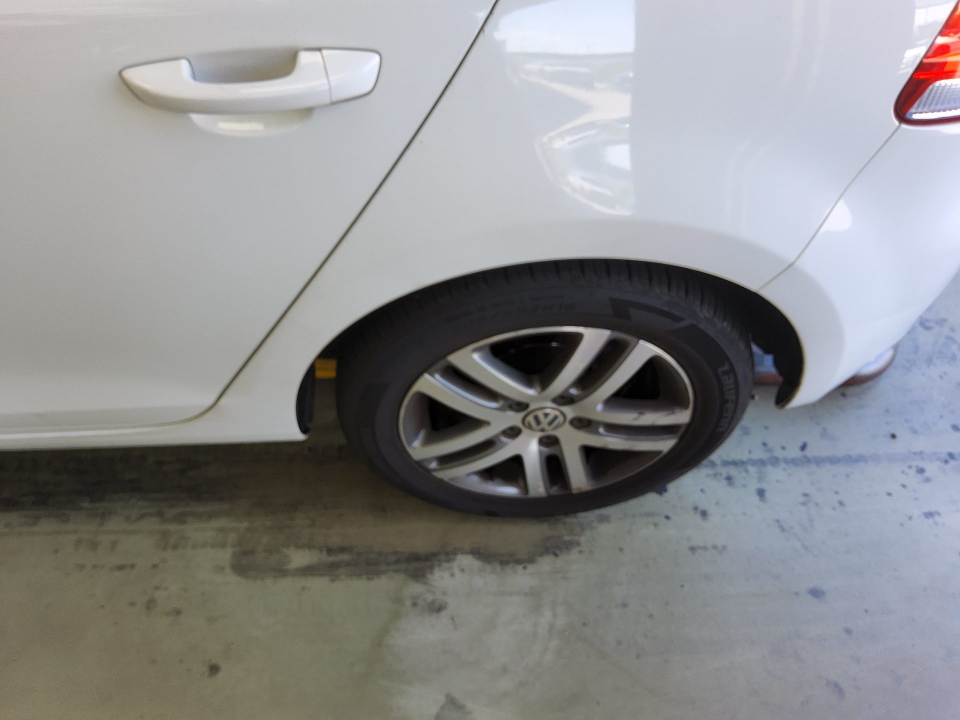فولكس فاجن جولف (6Th Gen) 1.6 TDI Bluemotion 2012