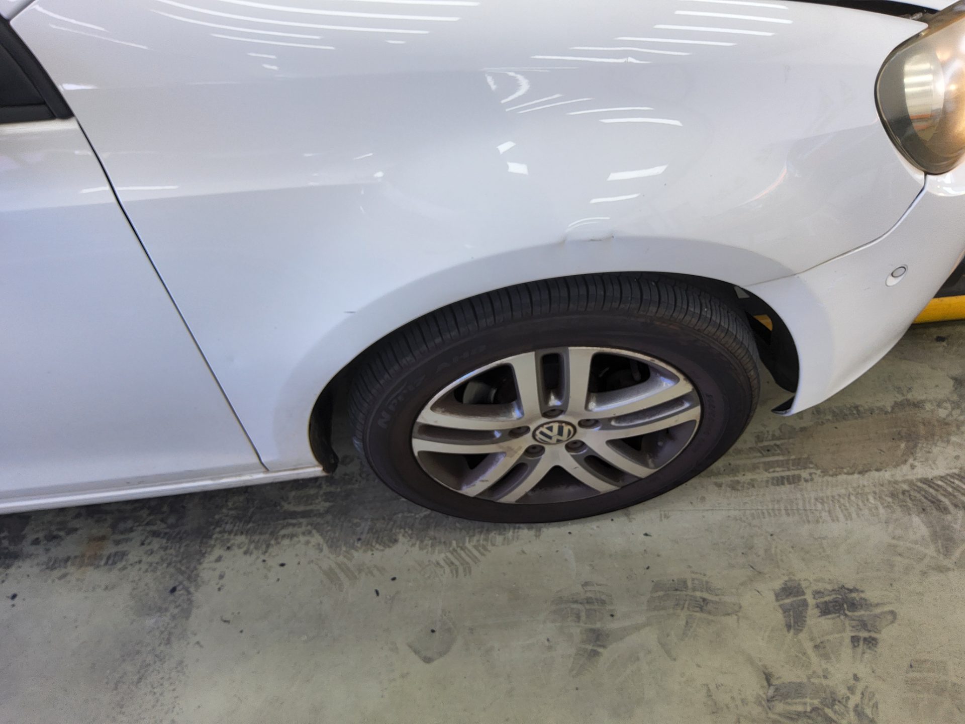 فولكس فاجن جولف (6Th Gen) 1.6 TDI Bluemotion 2012