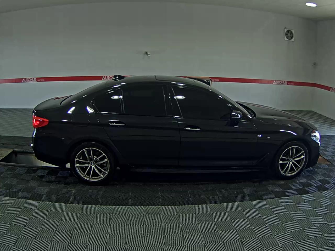 بي إم دبليو 5 Series (7Th Gen) 520D إكس درايف M Sport Pack بلس 2017 SPORT PLUS