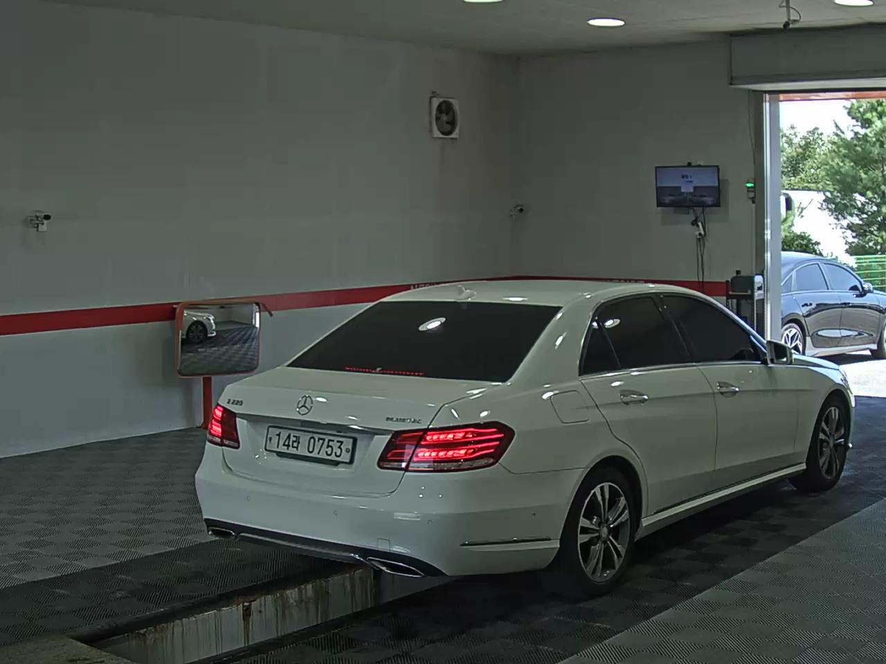 مرسيدس بنز E Class (4Th Gen) E220 Cdi Bluetec Avantgarde 2016 E220