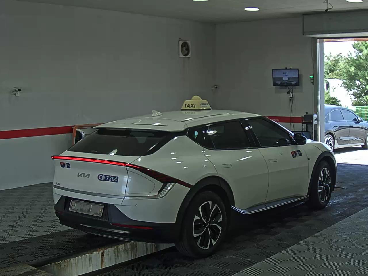 كيا Ev6 طويل المدى دفع رباعي Air 2022 طويل المدى