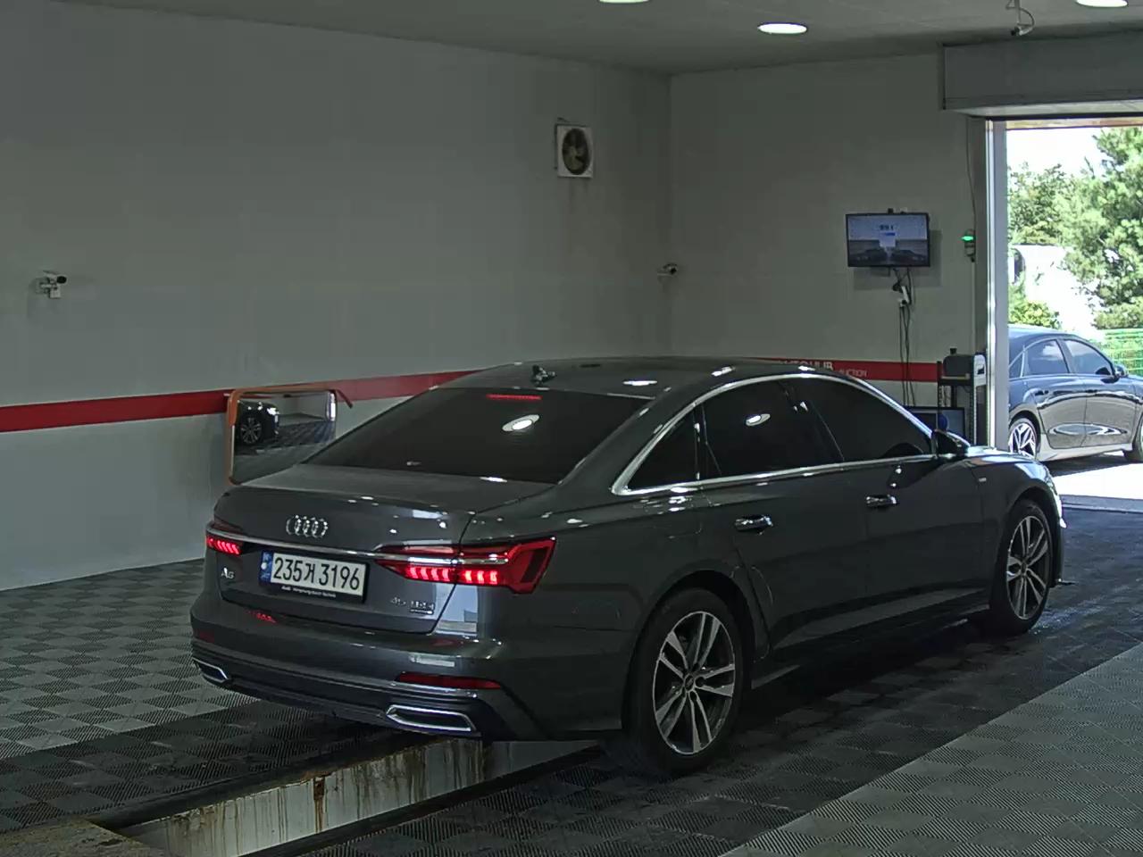 أودي إيه 6 (5Th Gen) 45 Tfsi كواترو بريميوم 2021 بريميوم