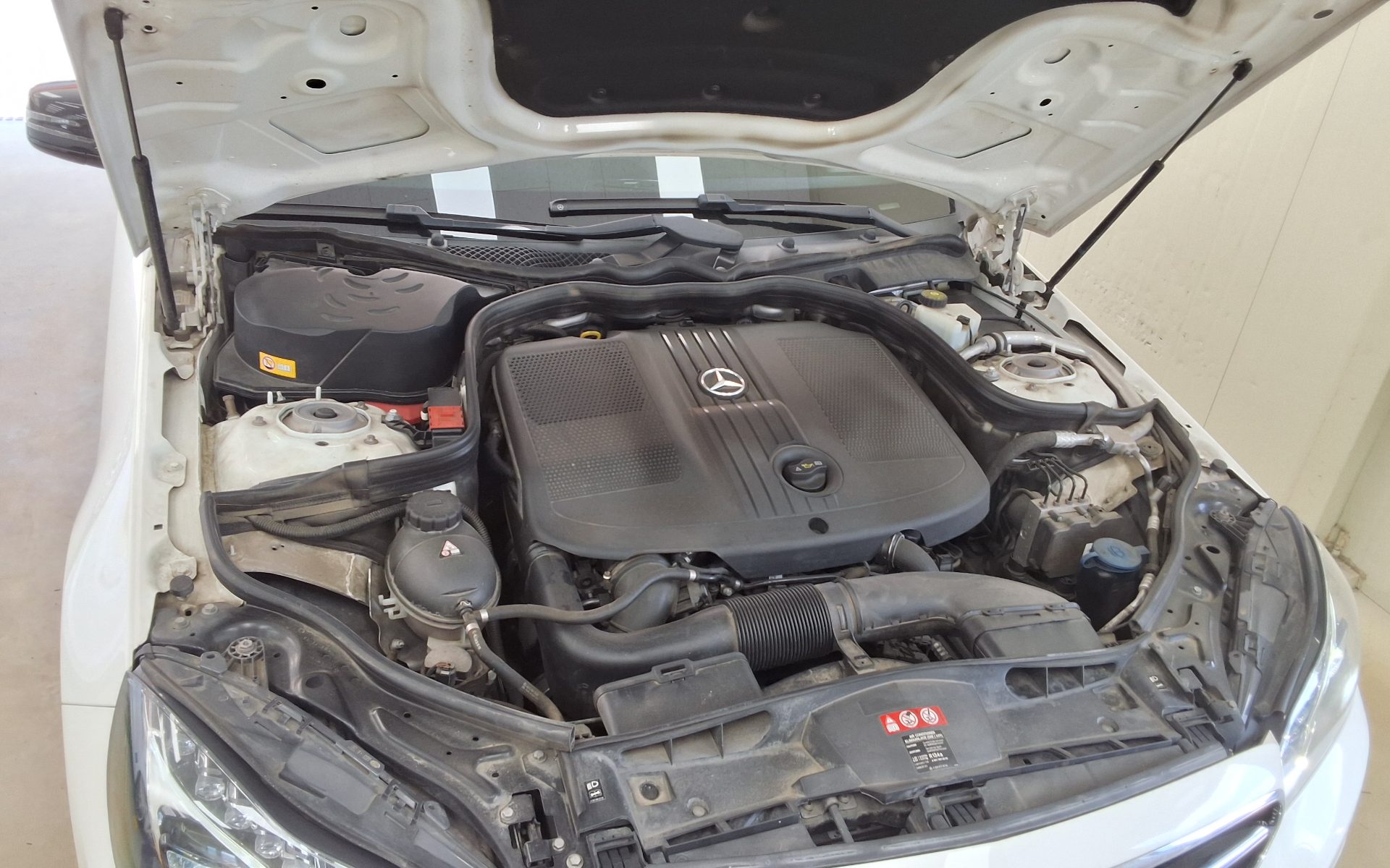 مرسيدس بنز E Class (4Th Gen) E220 Cdi Bluetec Avantgarde Sport 2016 SPORT