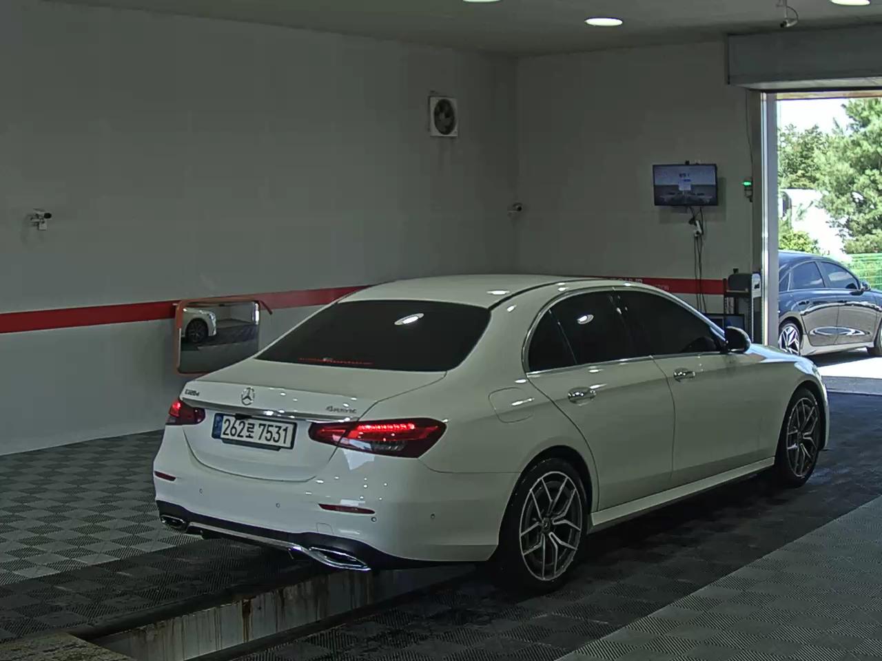 مرسيدس بنز E Class (5Th Gen) E220D فورماتيك AMG Line 2021 E220d 4MATIC LINE