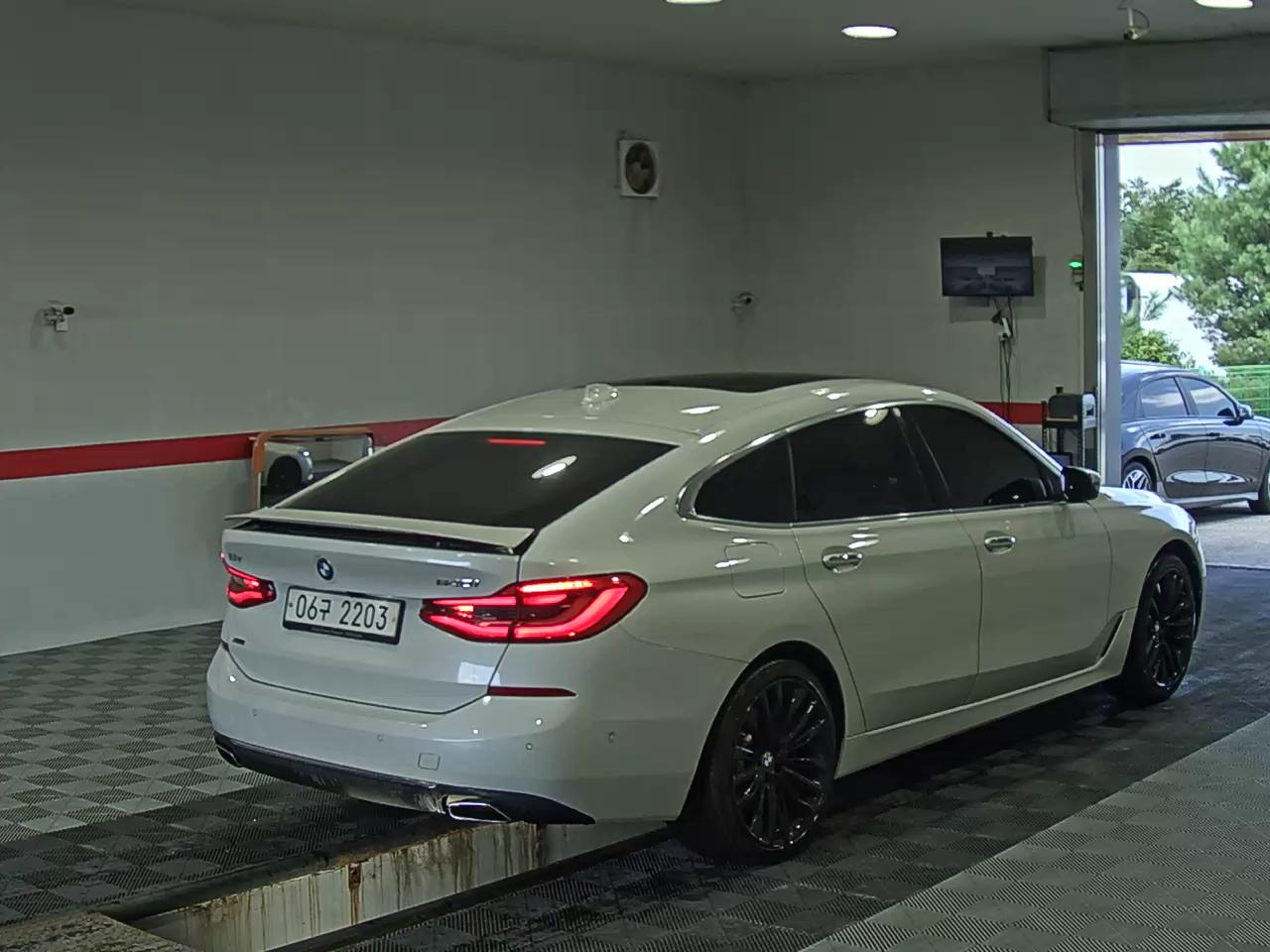 بي إم دبليو Gran Turismo (GT) 6 Series 640I إكس درايف لكجري 2018 GT فاخر
