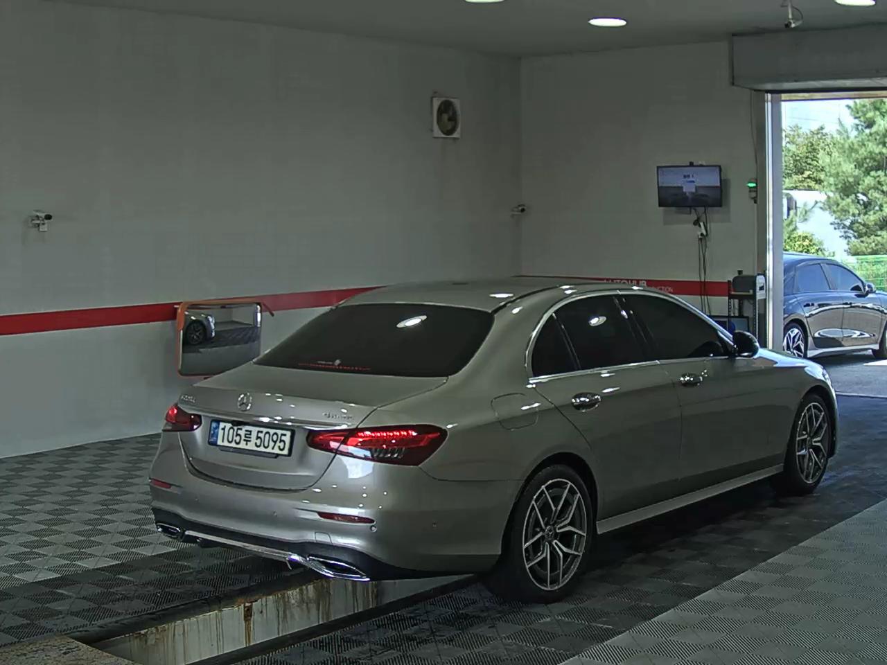 مرسيدس بنز E Class (5Th Gen) E220D فورماتيك AMG Line 2021 E220d 4MATIC LINE