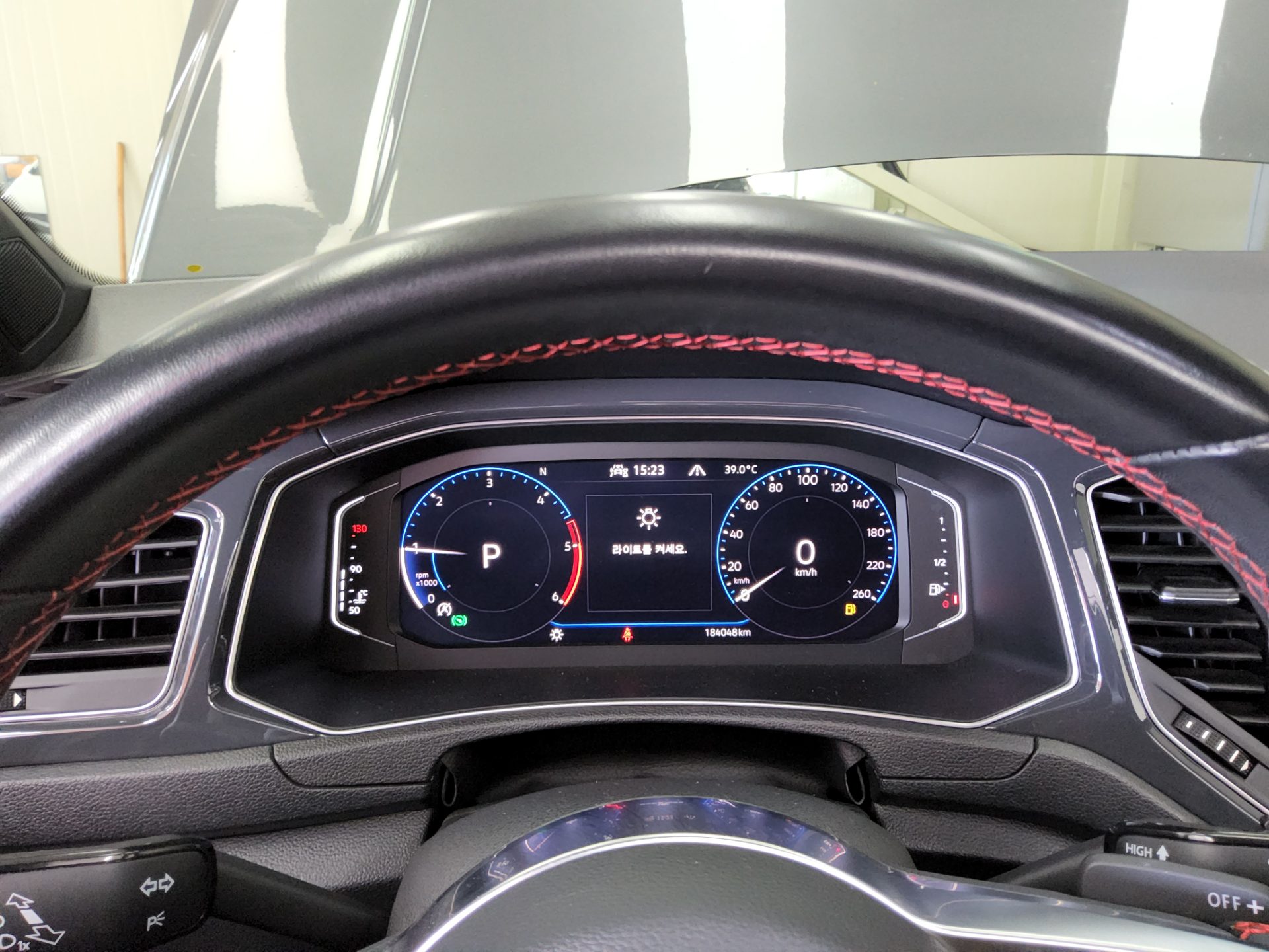 فولكس فاجن T Roc 2.0 TDI بريميوم 2021 بريميوم