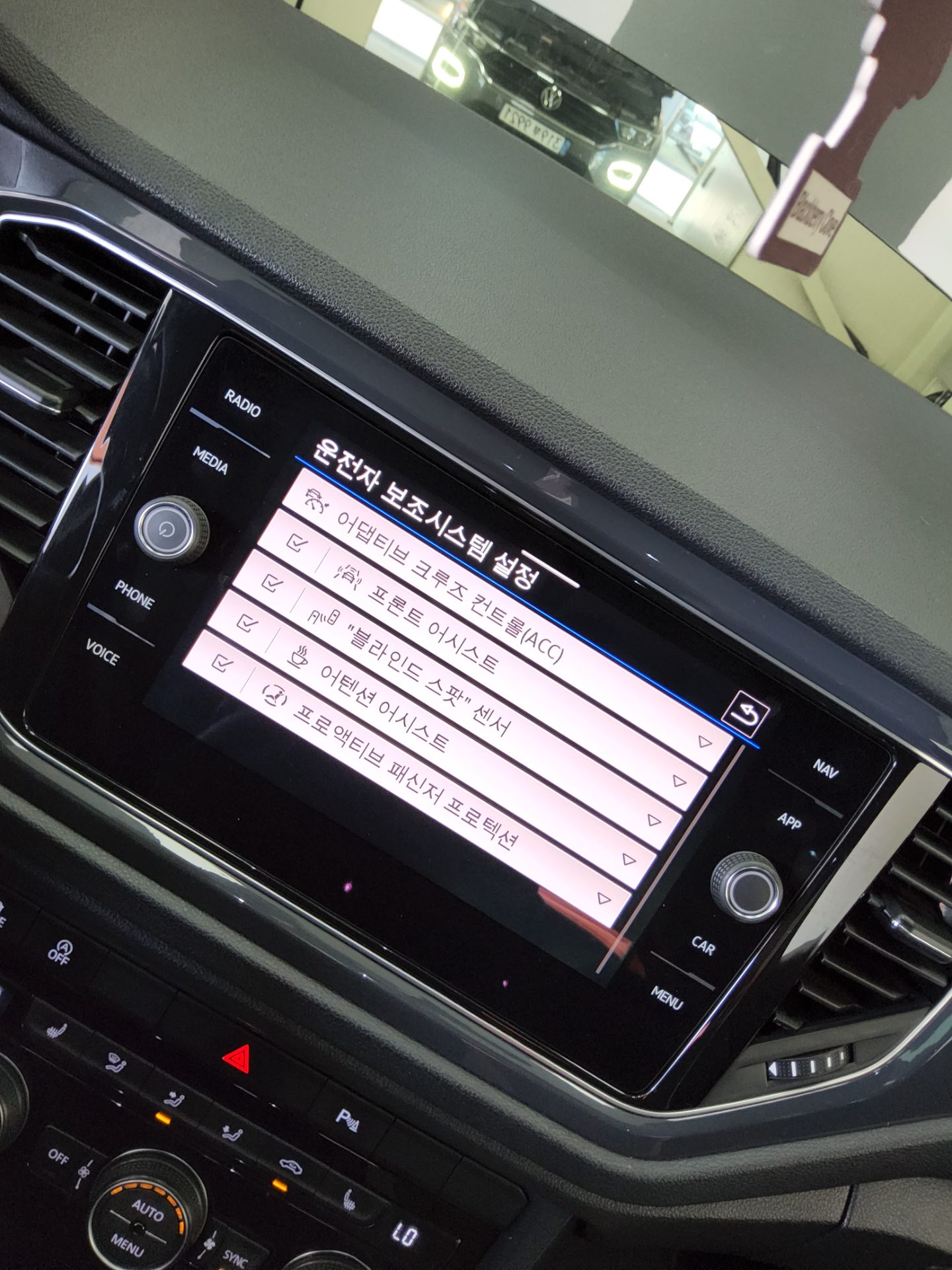 فولكس فاجن T Roc 2.0 TDI بريميوم 2021 بريميوم
