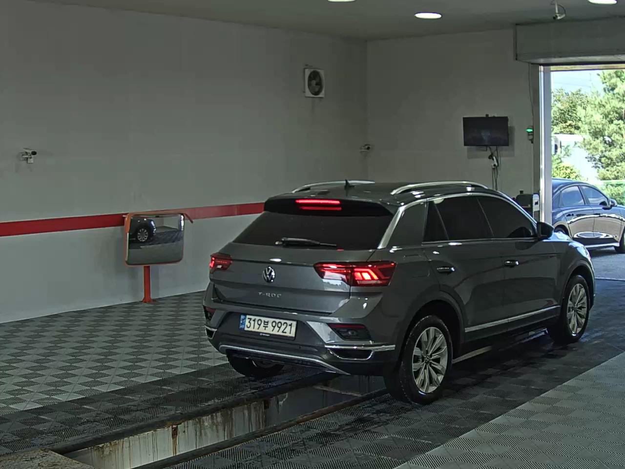فولكس فاجن T Roc 2.0 TDI بريميوم 2021 بريميوم