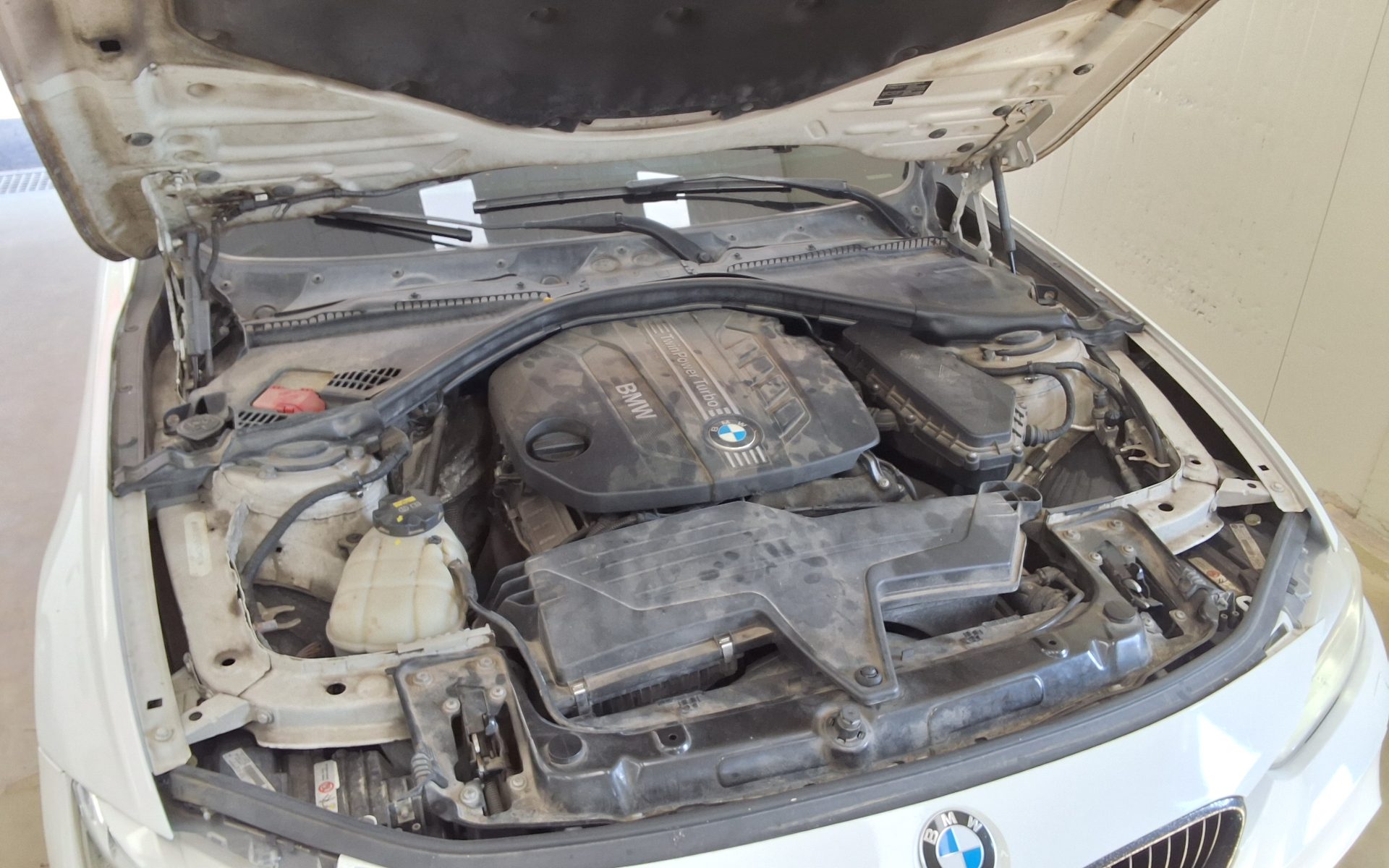 بي إم دبليو 3 Series (6Th Gen) 320D 2015 320d