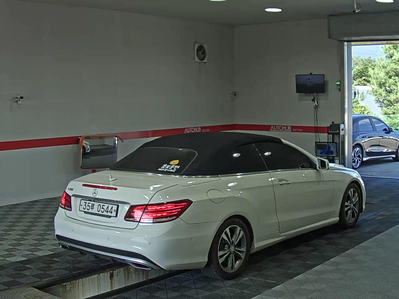 مرسيدس بنز E Class (4Th Gen) Cabriolet E200 2016 E200