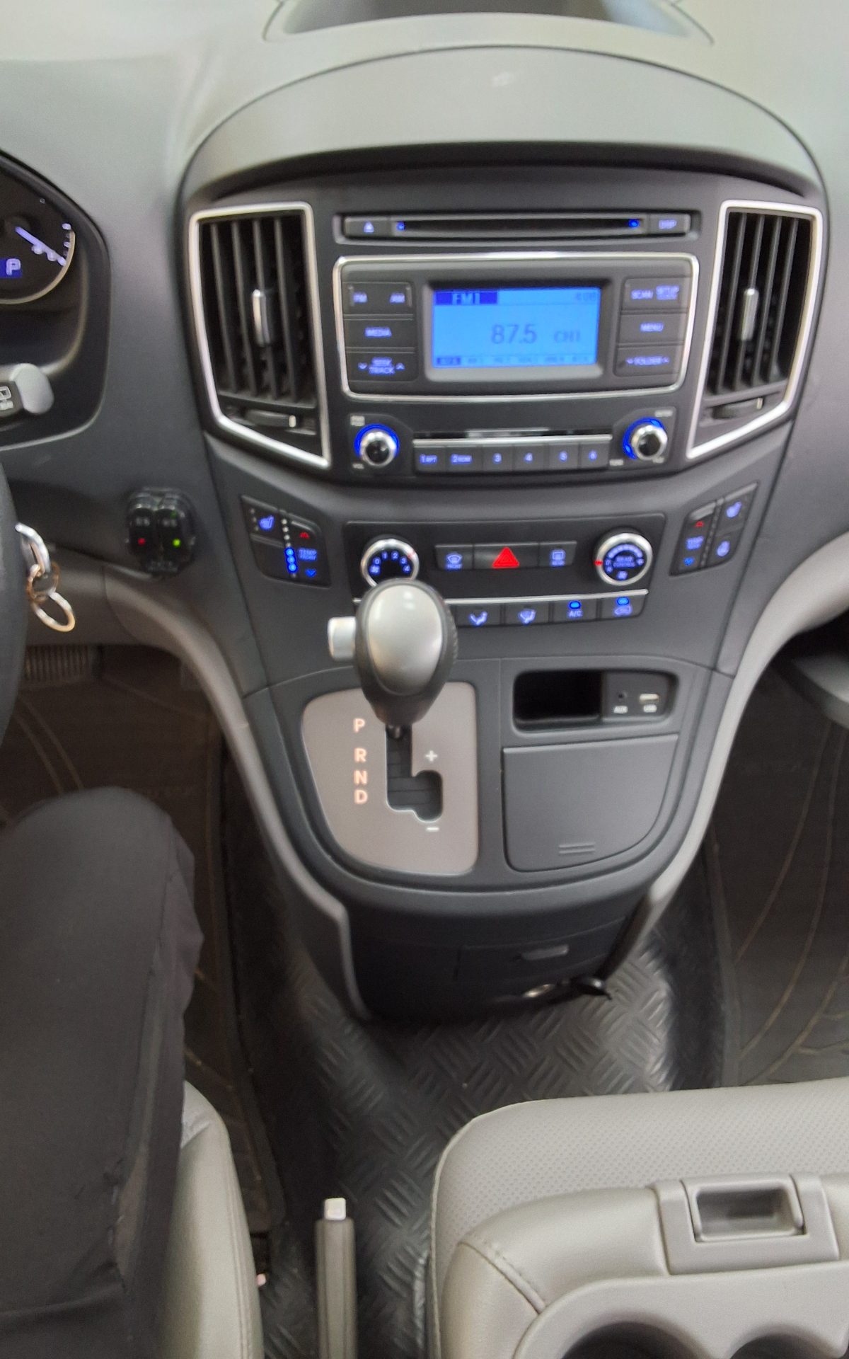 هيونداي جراند ستاركس 12 Seater ديزل سمارت 2016 SMART