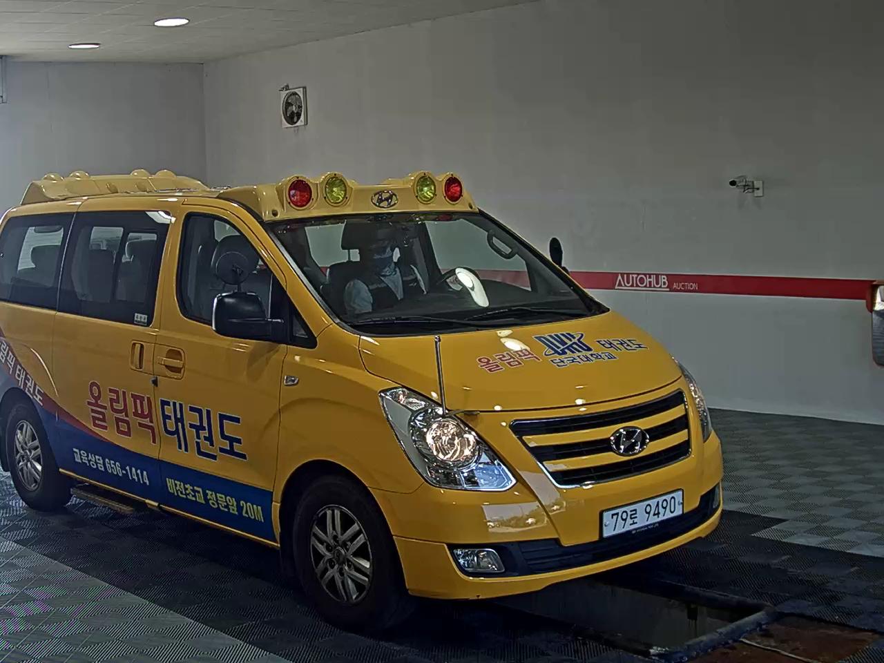 هيونداي جراند ستاركس 12 Seater ديزل سمارت 2016 SMART