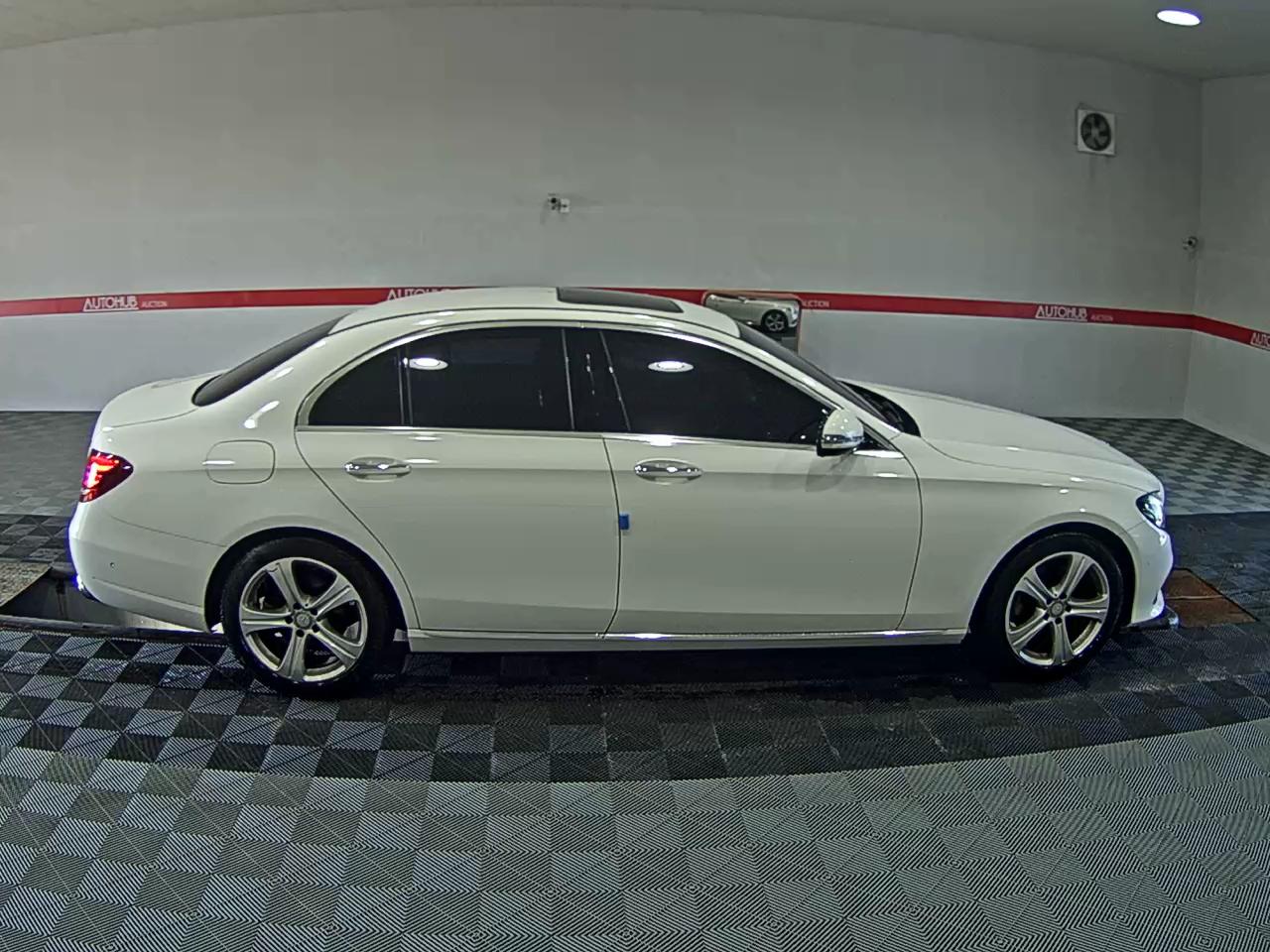 مرسيدس بنز E Class (5Th Gen) E200 Avantgarde 2017 E200