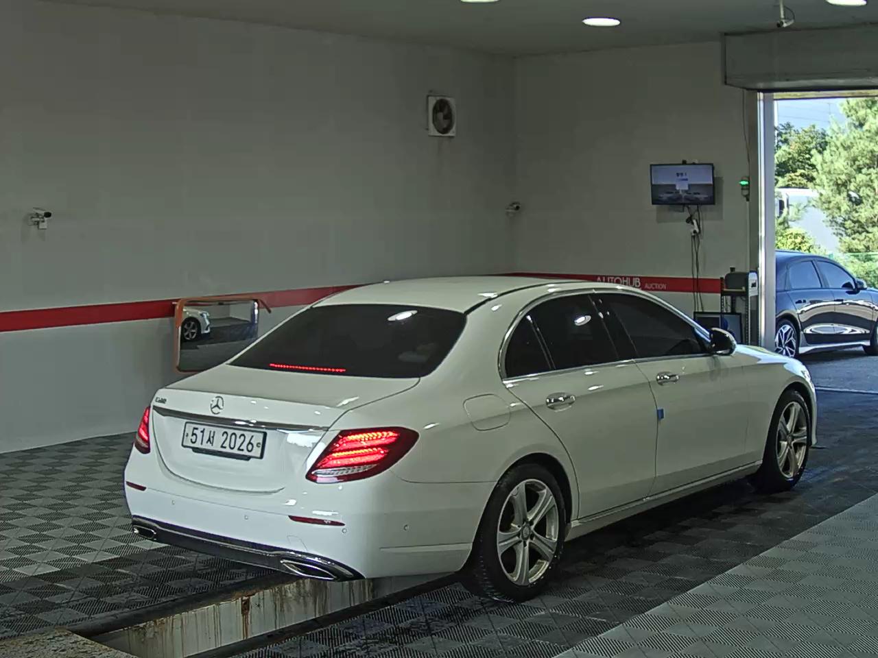 مرسيدس بنز E Class (5Th Gen) E200 Avantgarde 2017 E200