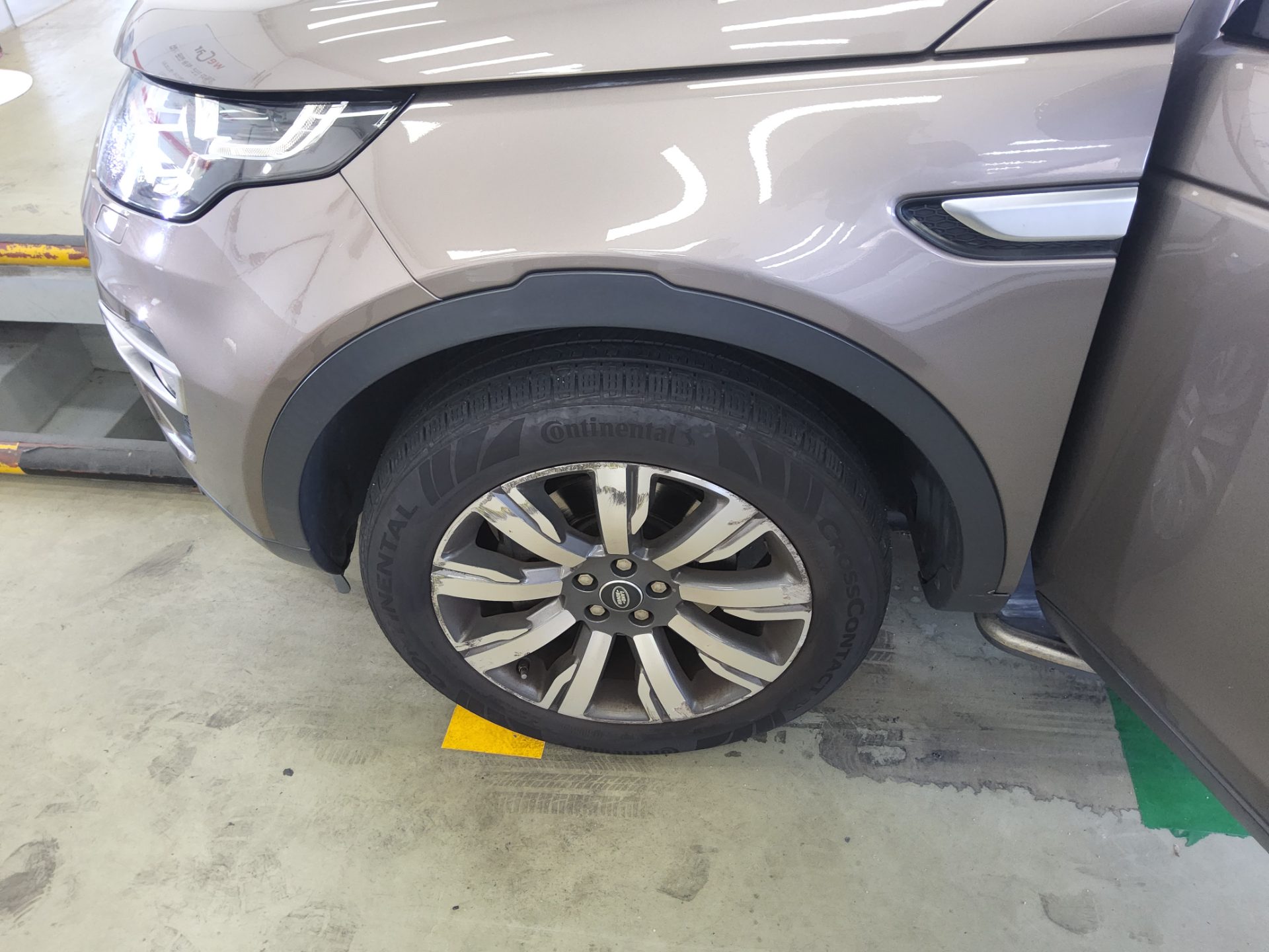 لاند روفر Rover Discovery Sport 2.0 Td4 Hse لكجري 2017 SPORT فاخر