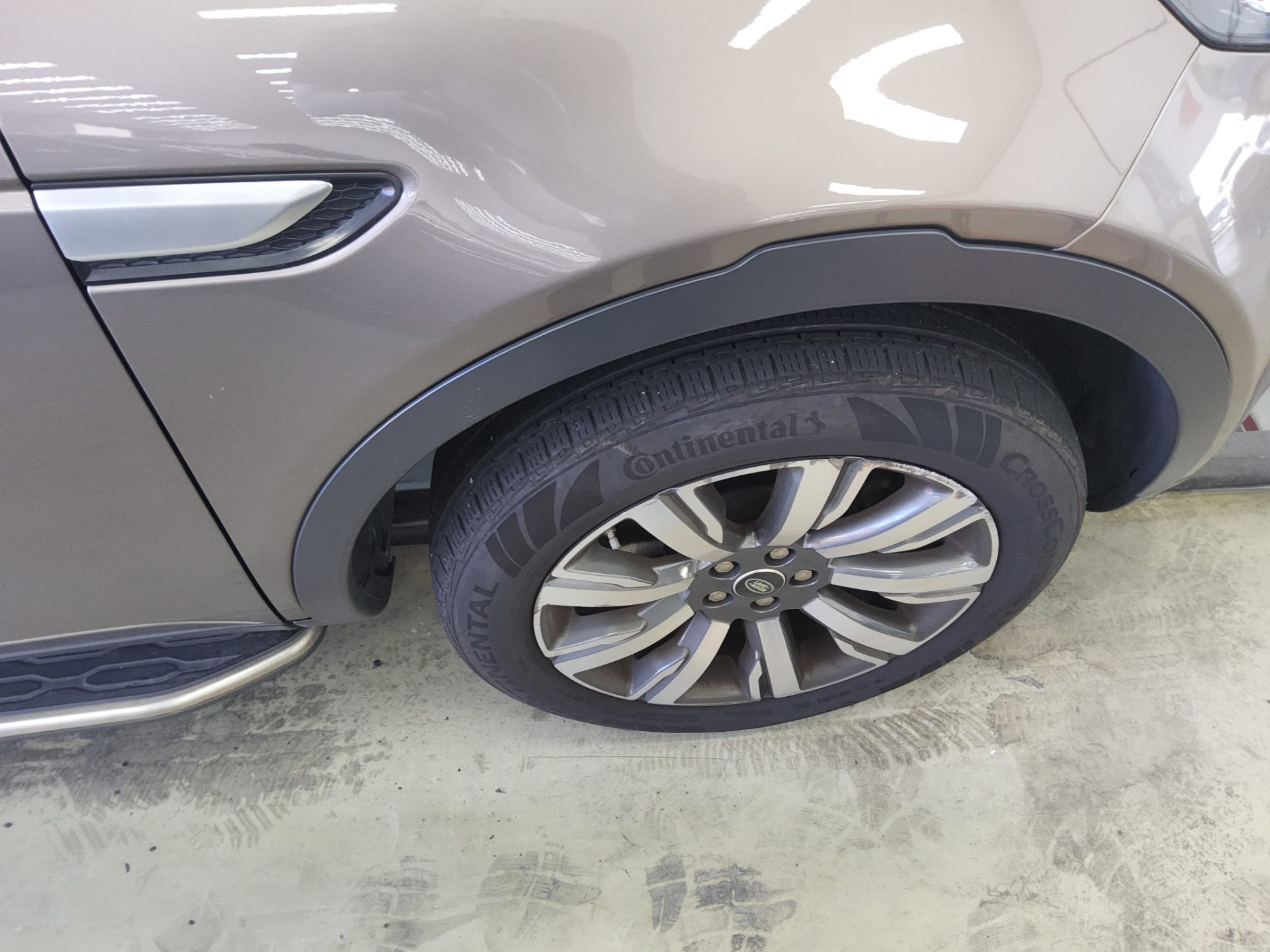 لاند روفر Rover Discovery Sport 2.0 Td4 Hse لكجري 2017 SPORT فاخر