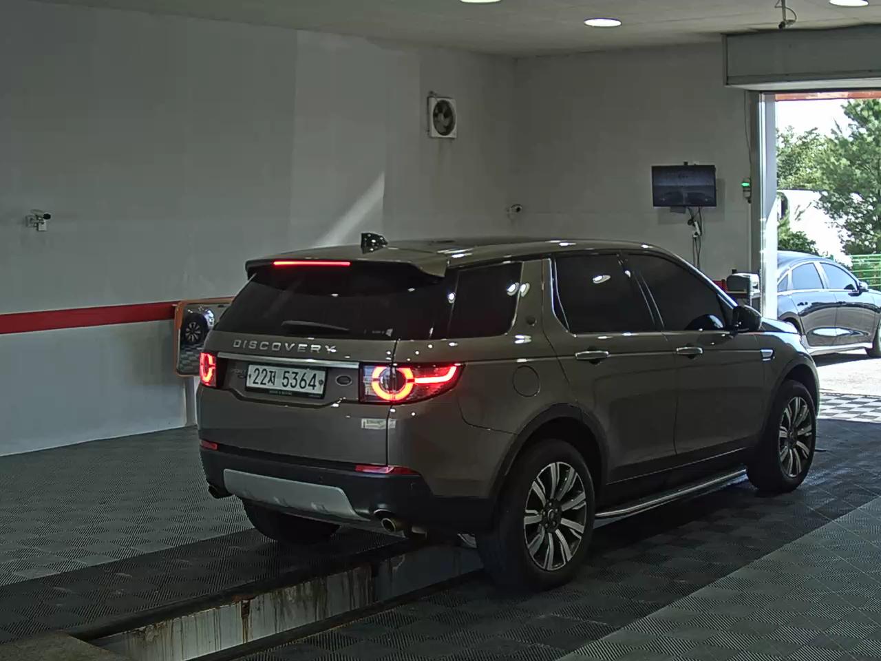 لاند روفر Rover Discovery Sport 2.0 Td4 Hse لكجري 2017 SPORT فاخر