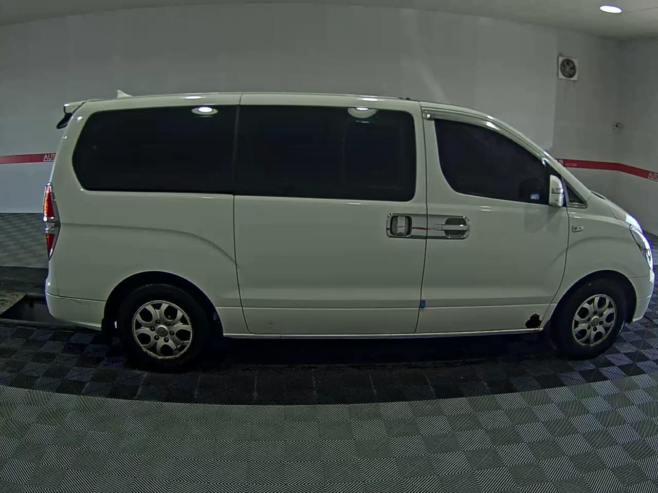 هيونداي جراند ستاركس 11 Seater ديزل Cvx Premier 2014 PREMIER