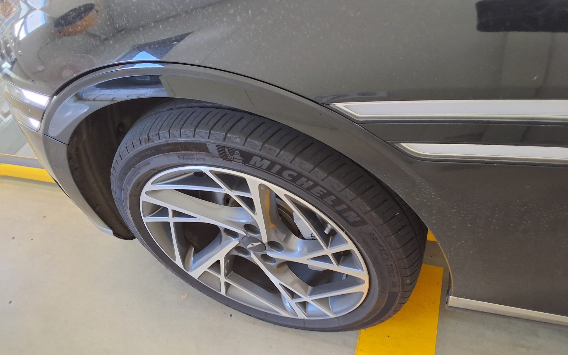 جينيسيس جينيسيس G90 2022 TURBO دفع رباعي BASE