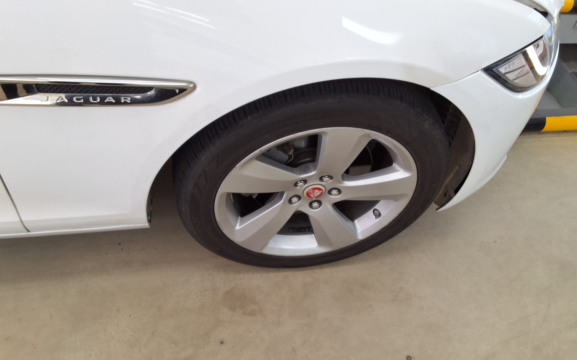 جاكوار Xf (2Nd Gen) 2.0 20D بريستيج 2018 PRESTIGE