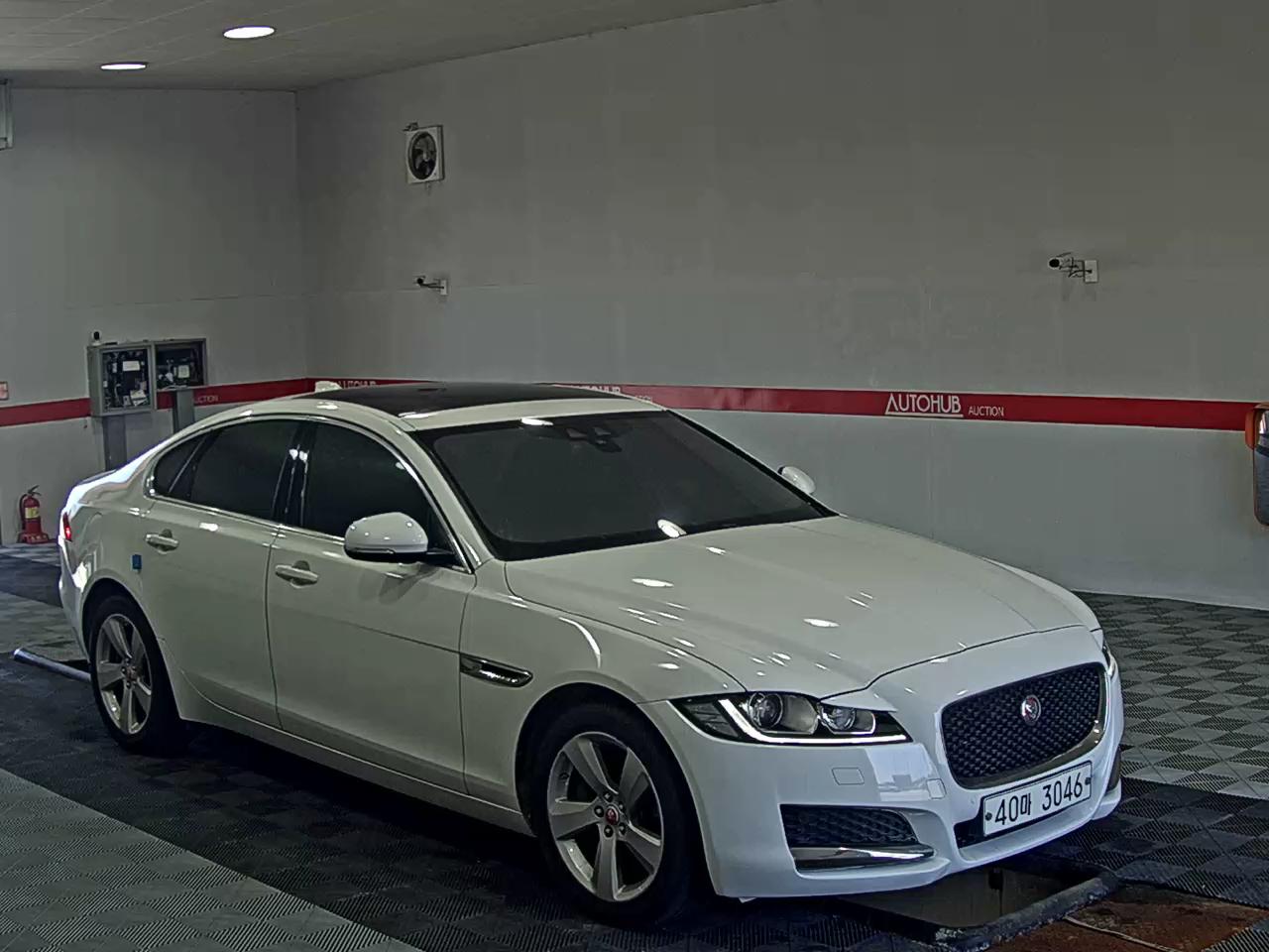 جاكوار Xf (2Nd Gen) 2.0 20D بريستيج 2018 PRESTIGE