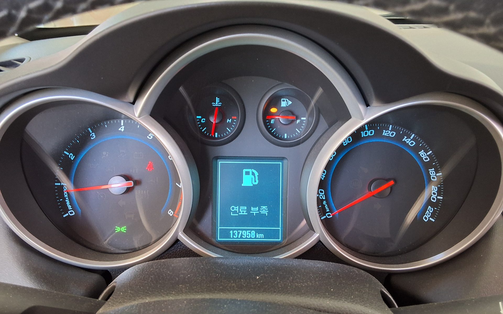 شيفروليه (Daewoo) Amazing كروز 4 أبواب 1.8 Lt ديلوكس Pack 2015 LT