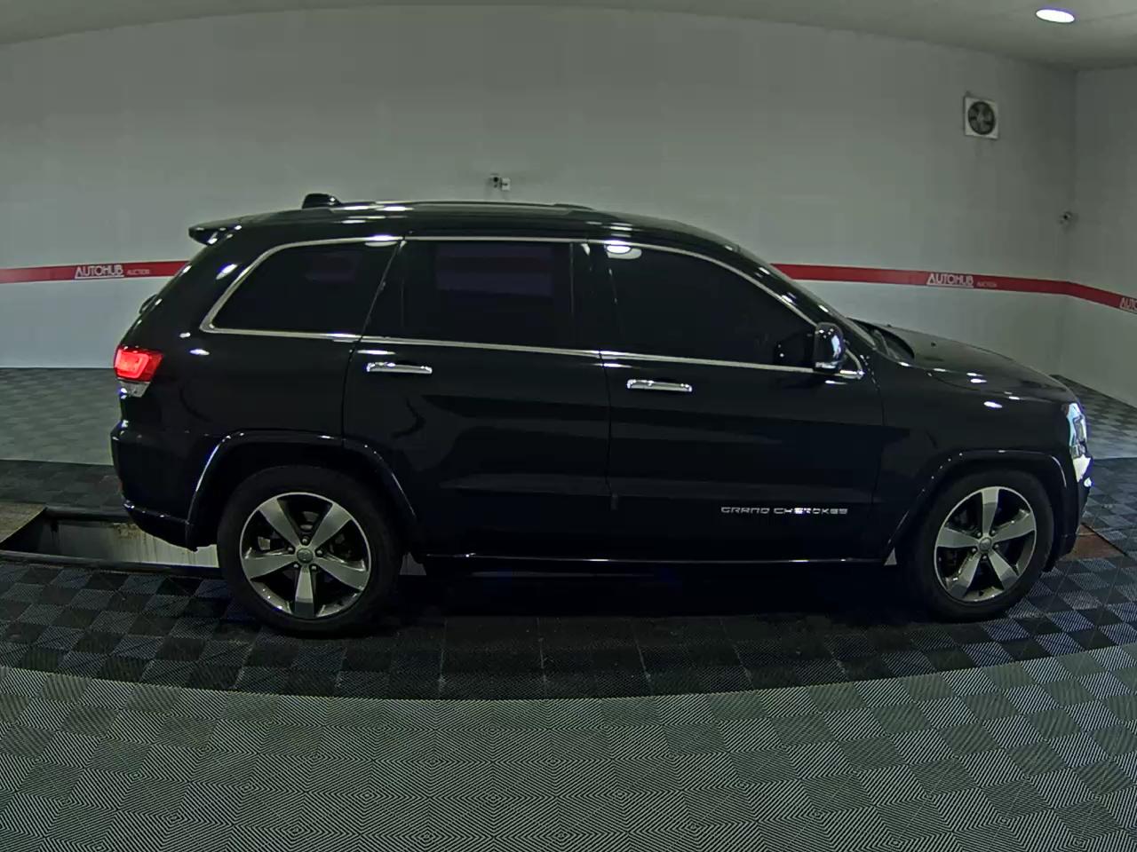 جيب Grand شيروكي (Wk2) 3.0 V6 تيربو ديزل Overland 2015 TURBO