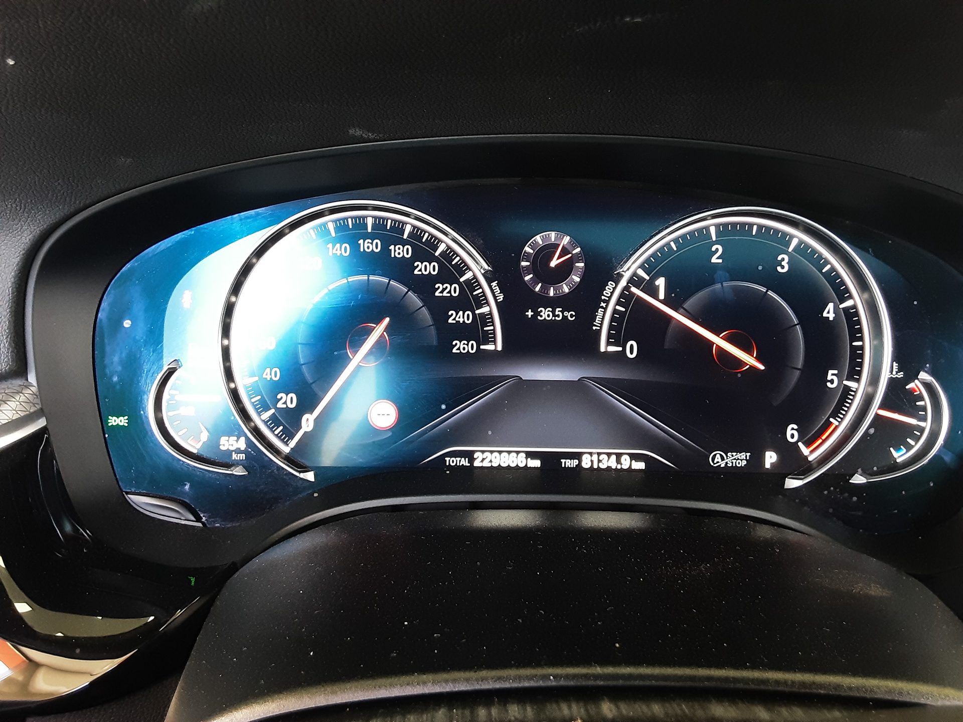 بي إم دبليو 5 Series (7Th Gen) 520D إكس درايف M Sport Pack 2018 SPORT