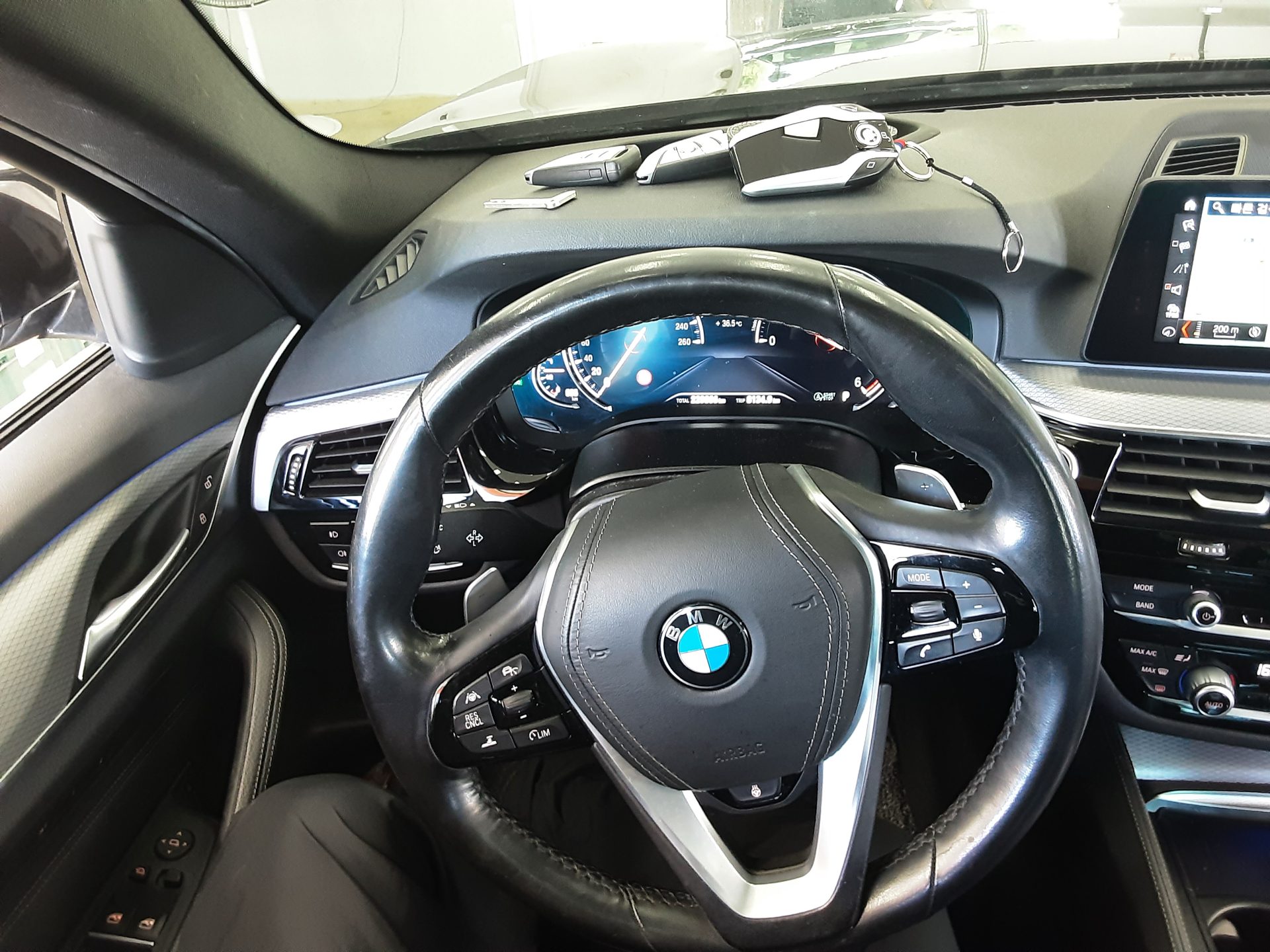 بي إم دبليو 5 Series (7Th Gen) 520D إكس درايف M Sport Pack 2018 SPORT