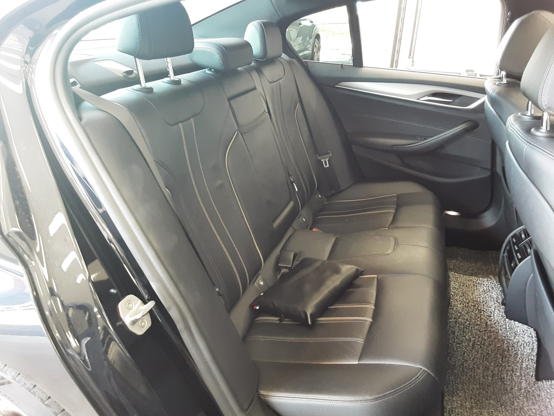 بي إم دبليو 5 Series (7Th Gen) 520D إكس درايف M Sport Pack 2018 SPORT
